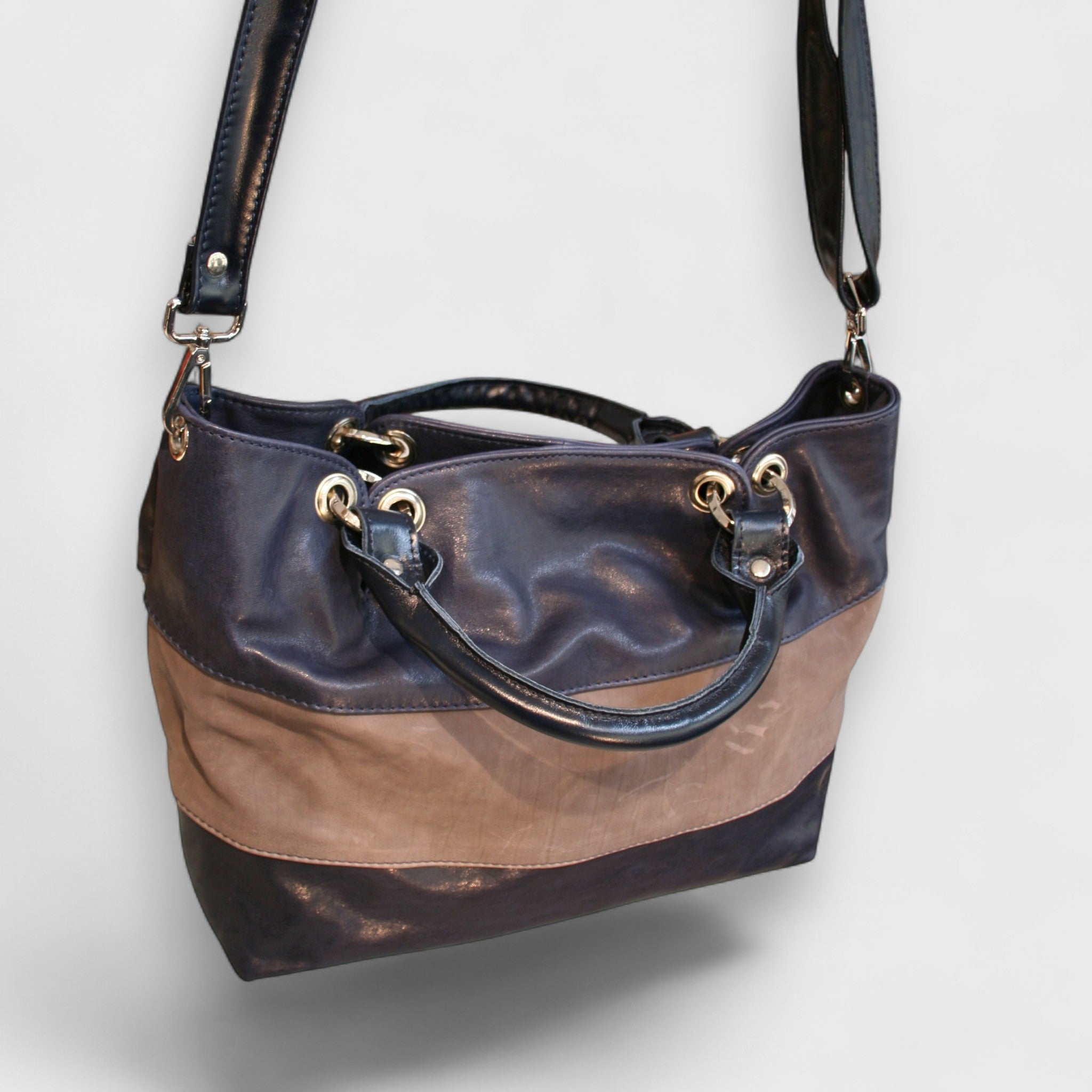 Pelletteria Pelle Nuda Milano, Artigianato Italiano, Vera pelle, Negozio borse donna, Tre fasce blu grigio