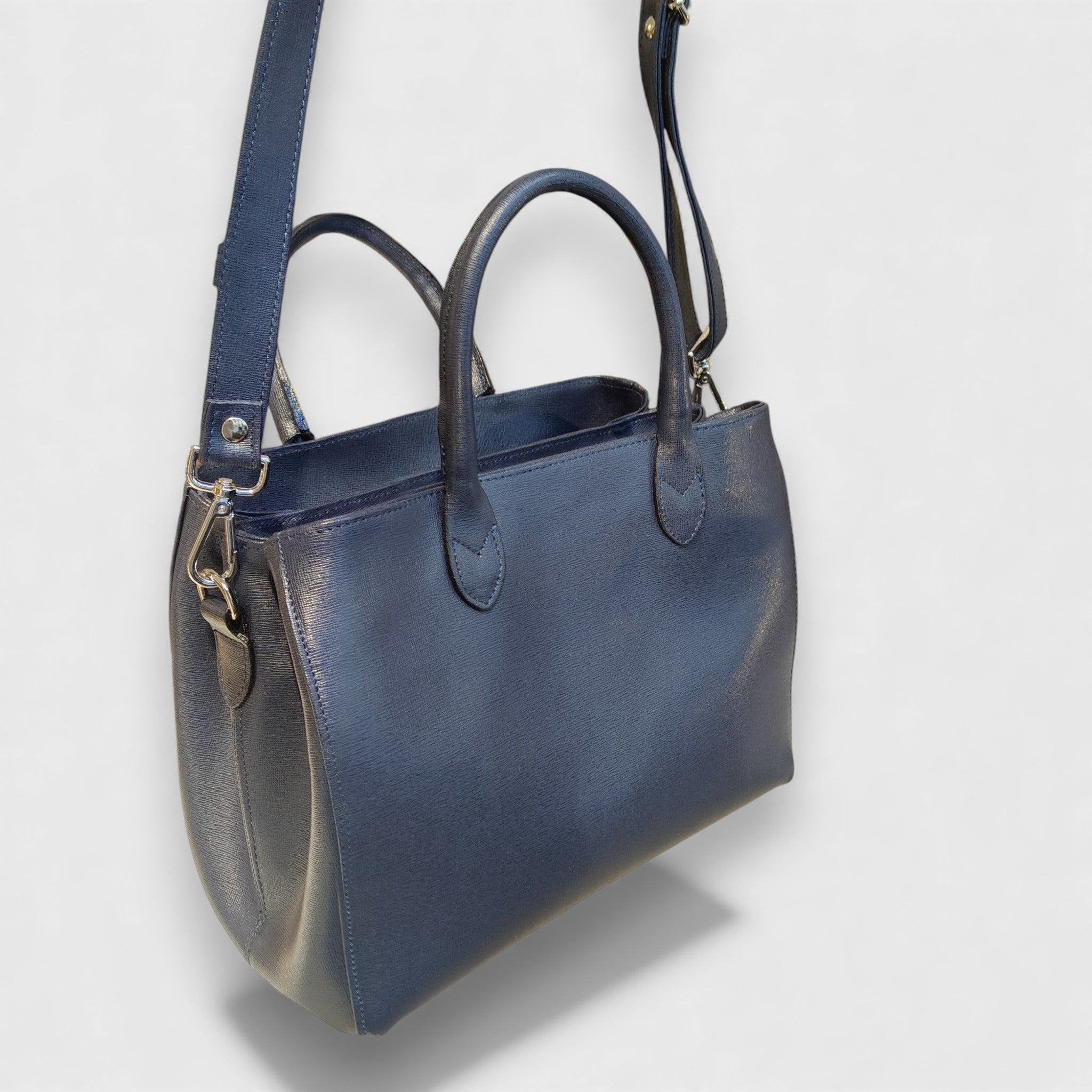 Pelletteria Pelle Nuda Milano, Artigianato italiano, vera pelle, negozio borse donna, 3 zip blu