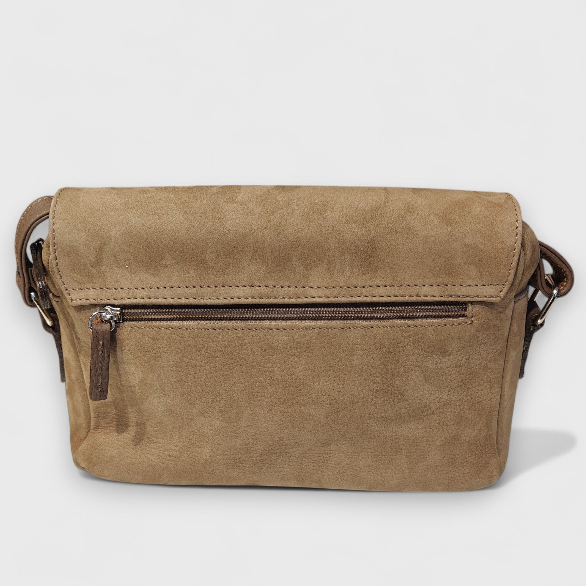 Pelletteria Pelle Nuda Milano, Artigianato Italiano, Vera pelle, Negozio borse donna, Aida marrone nabuk