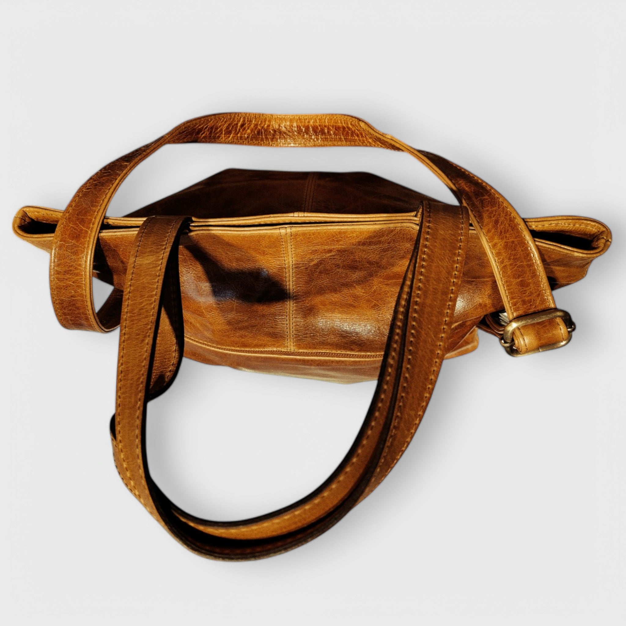 Pelletteria Pelle Nuda Milano, Artigianato Italiano, Vera pelle, Negozio borse donna, Alice miele