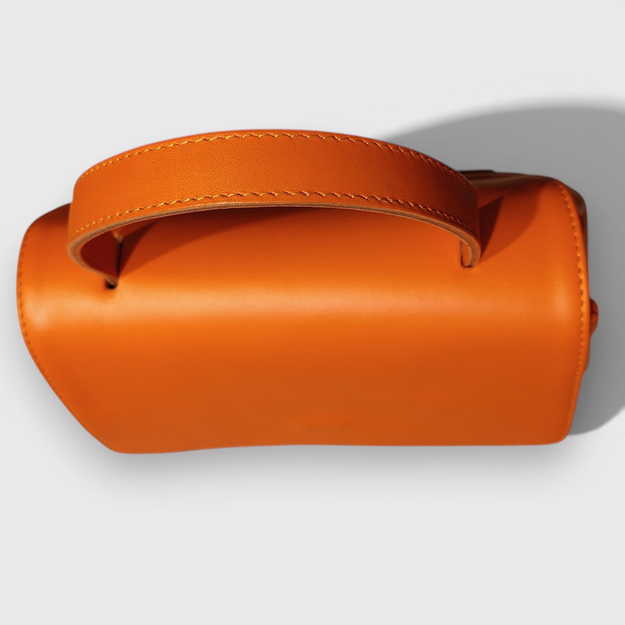 Pelletteria Pelle Nuda Milano, Artigianato Italiano, Vera pelle, Negozio borse donna, Amor arancione