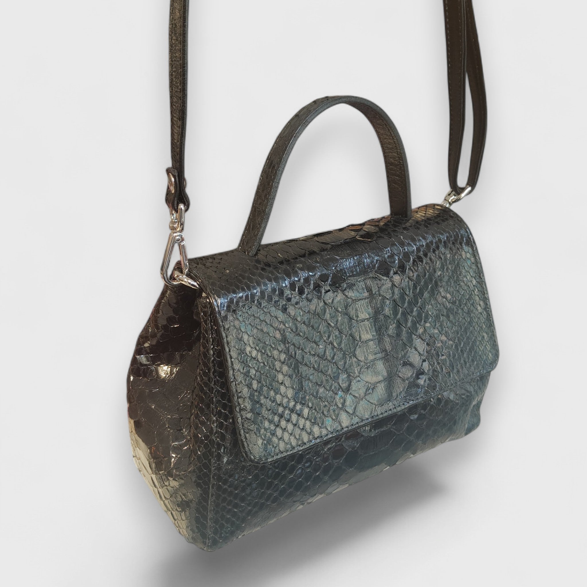 Pelletteria Pelle Nuda Milano, Artigianato Italiano, Vera Pelle, Negozio borsa donna, Amor nero in pitone