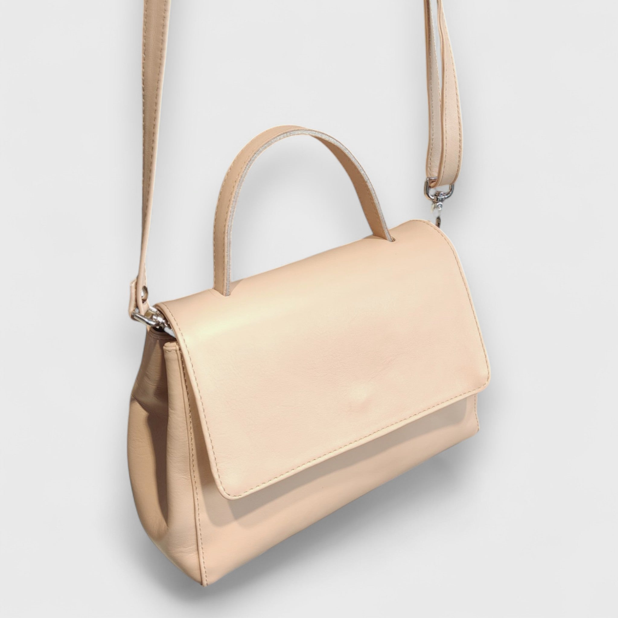Pelletteria Pelle Nuda Milano, Artigianato Italiano, vera pelle, Negozio Borse donna, Amor rosa