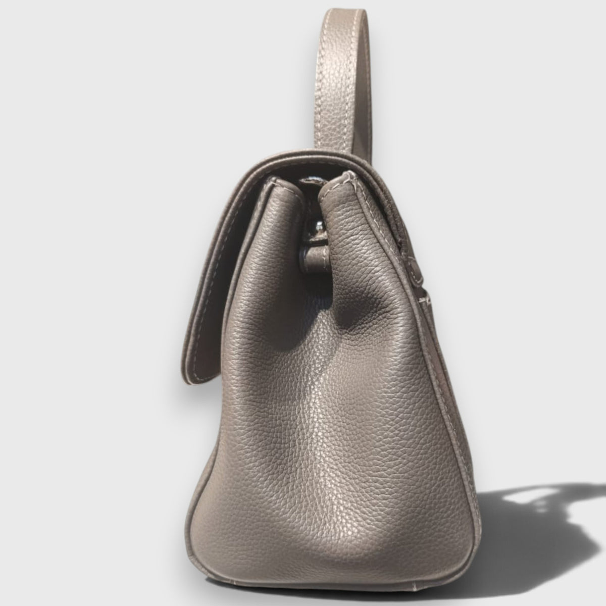 Pelletteria Pelle Nuda Milano, Vera pelle italiana, Negozio borse donna, Amor grigio