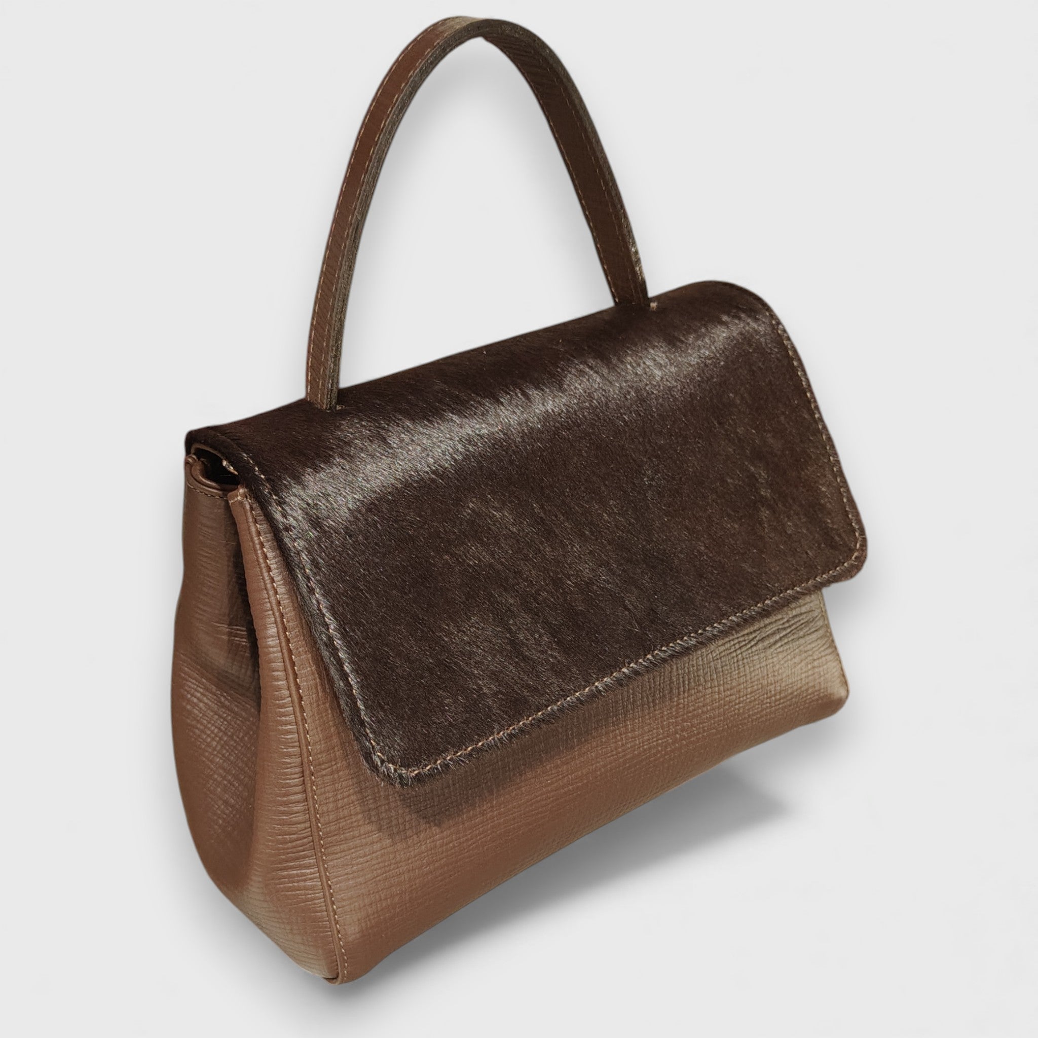 Pelletteria Pelle Nuda Milano, Artigianato Italiano, Vera pelle, Negozio Borse donna, Amor marrone