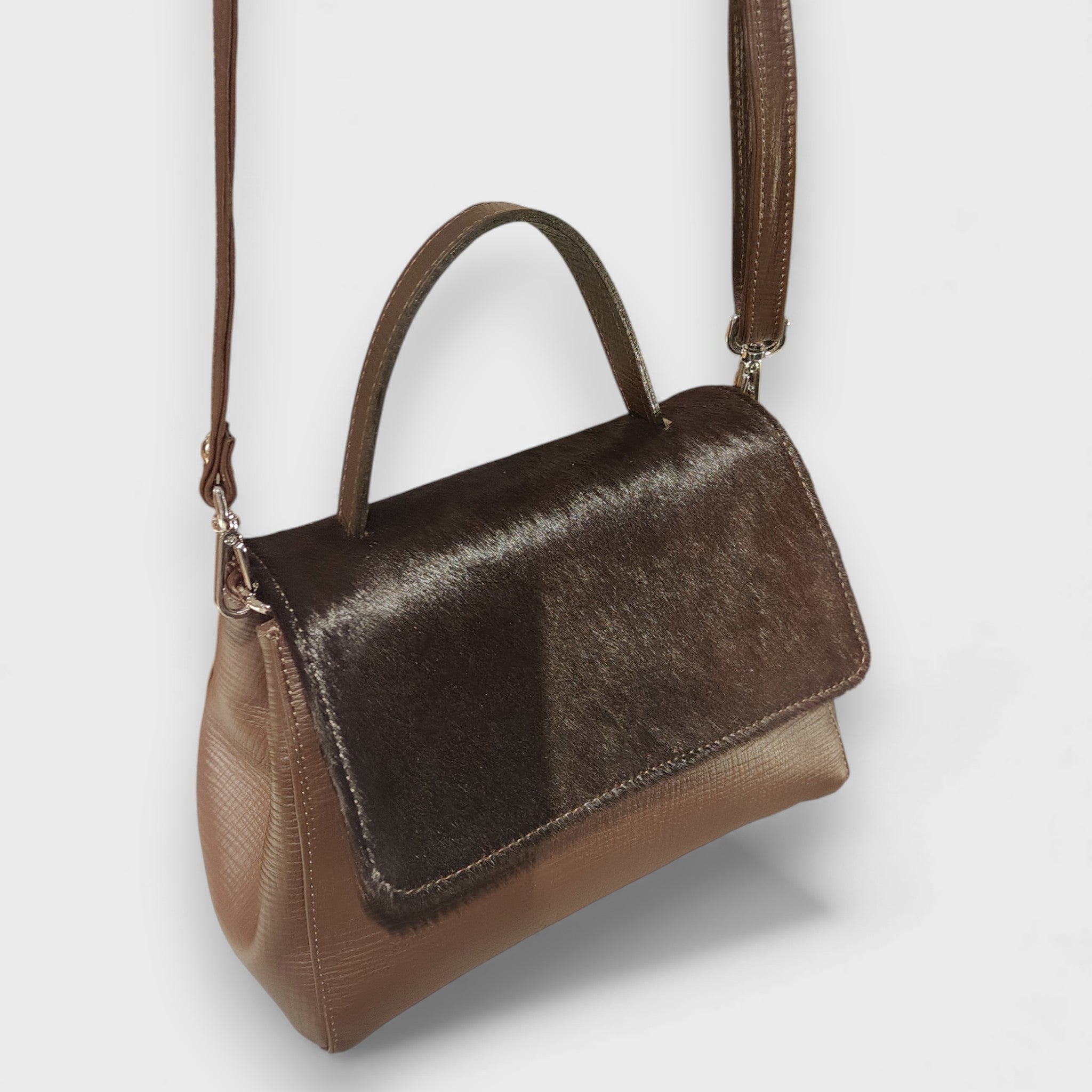 Pelletteria Pelle Nuda Milano, Artigianato Italiano, Vera pelle, Negozio Borse donna, Amor marrone