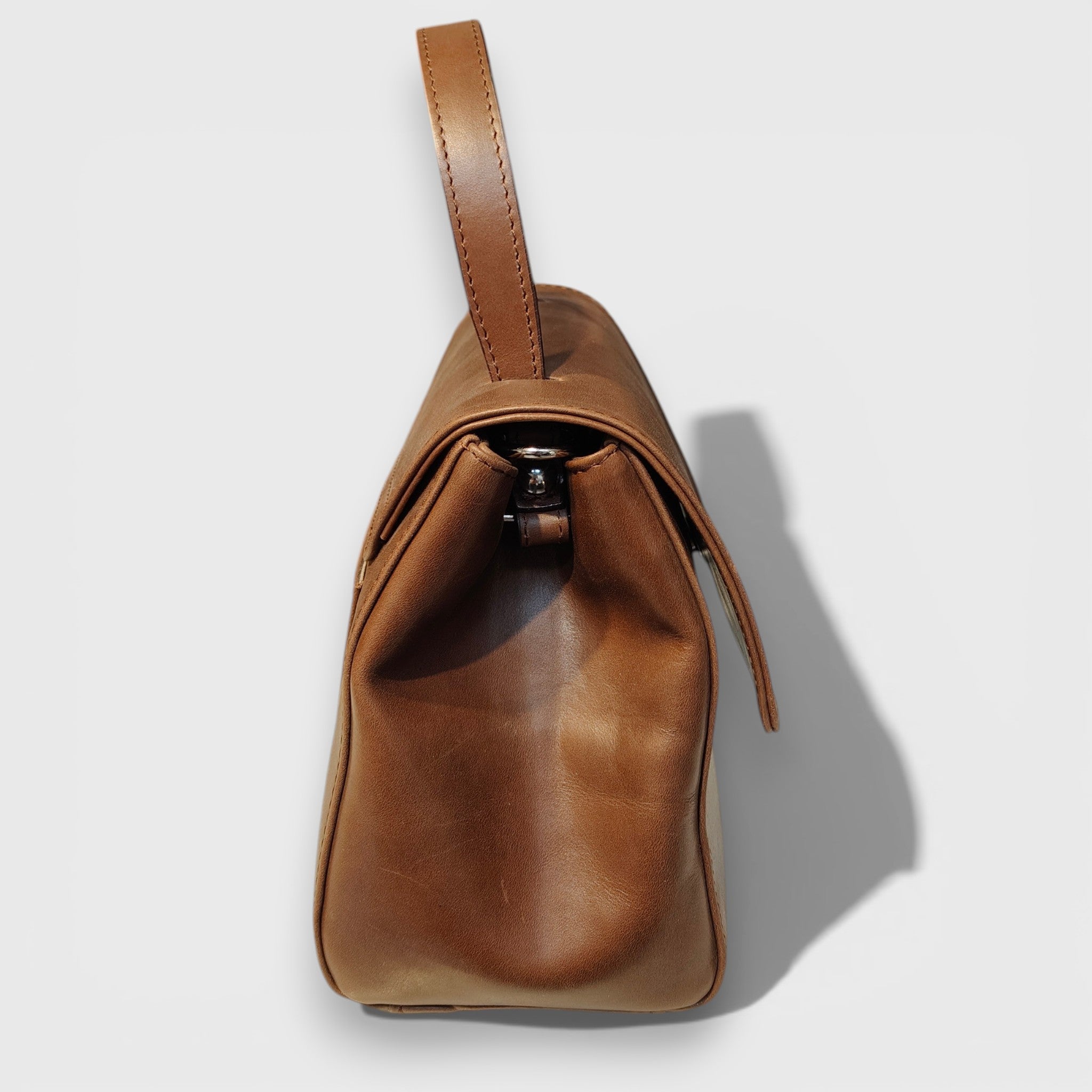 Pelletteria Pelle Nuda Milano, Artigianato Italiano, Vera pelle, Negozio borse donna, Amor marrone