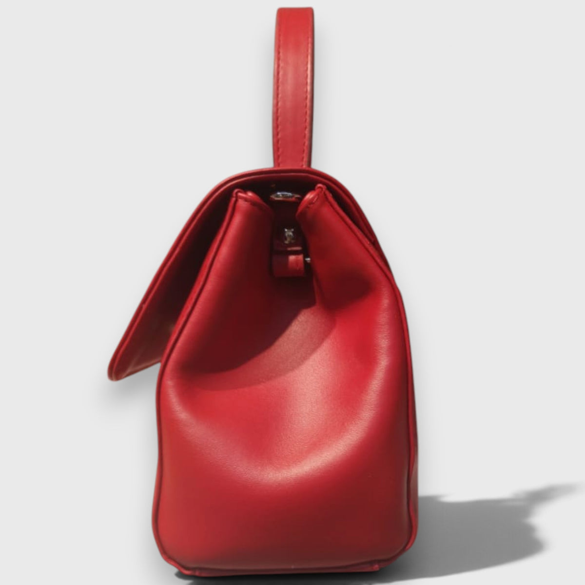 Pelletteria Pelle Nuda Milano, Vera pelle italiana, Negozio borse donna, Amor rosso