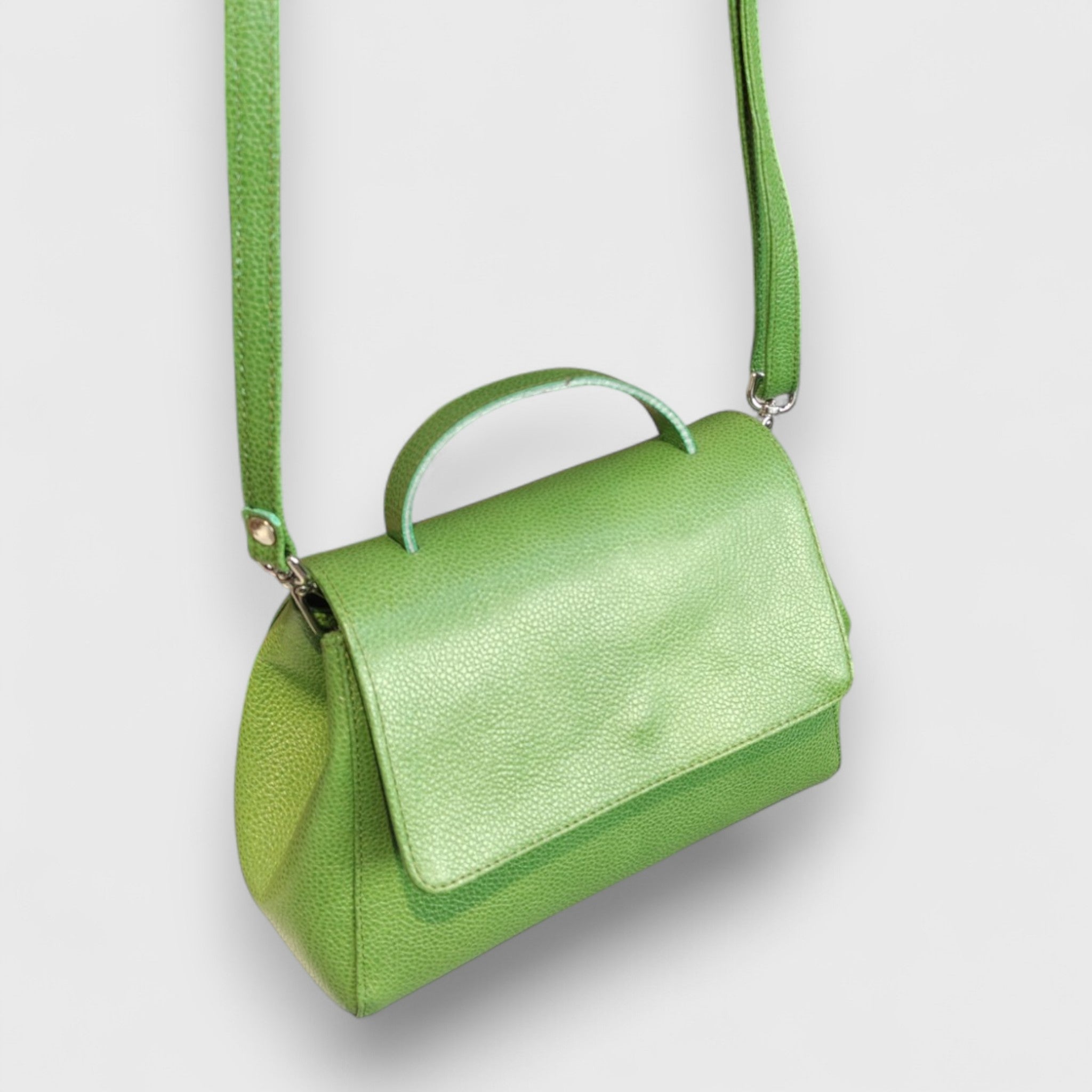 Pelletteria Pelle Nuda Milano, Artigianato Italiano, vera pelle, Negozio Borse donna, Amor verde