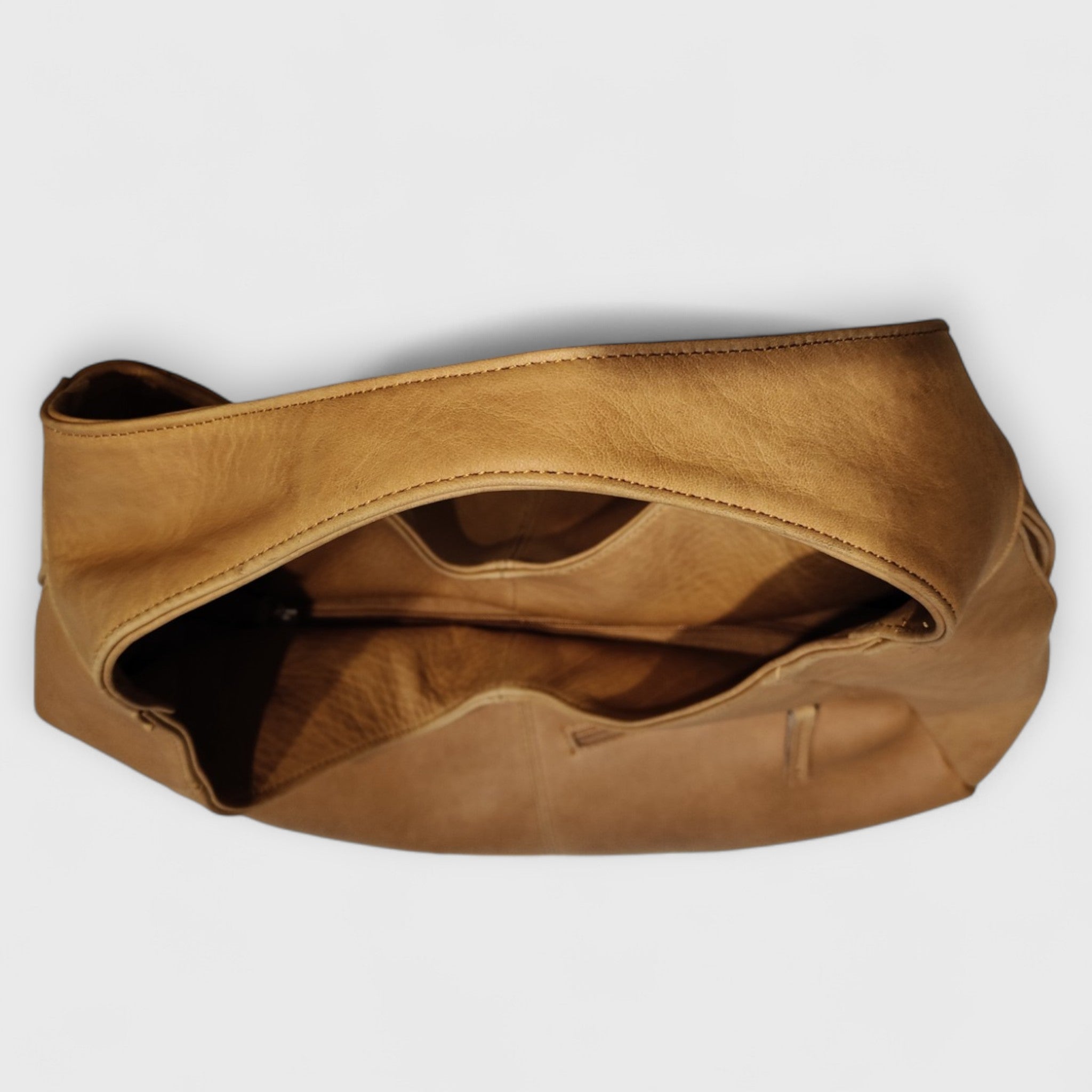 Pelletteria Pelle Nuda Milano, Artigianato Italiano, Vera Pelle, Negozio borse donna, Barchetta pelle ingrassata