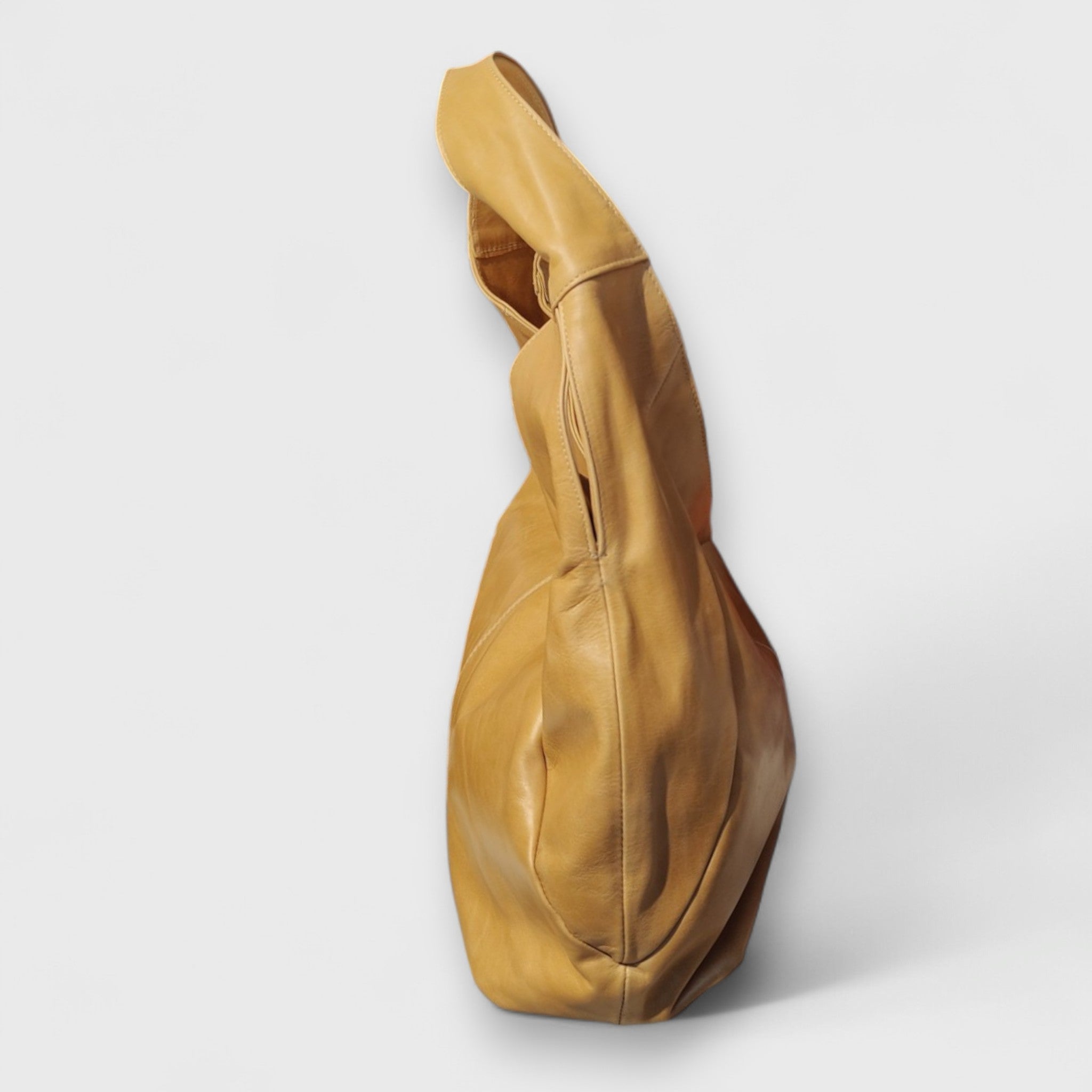 Pelletteria Pelle Nuda Milano, Artigianato Italiano, Vera Pelle, Negozio borse donna, Barchetta cuoio naturale