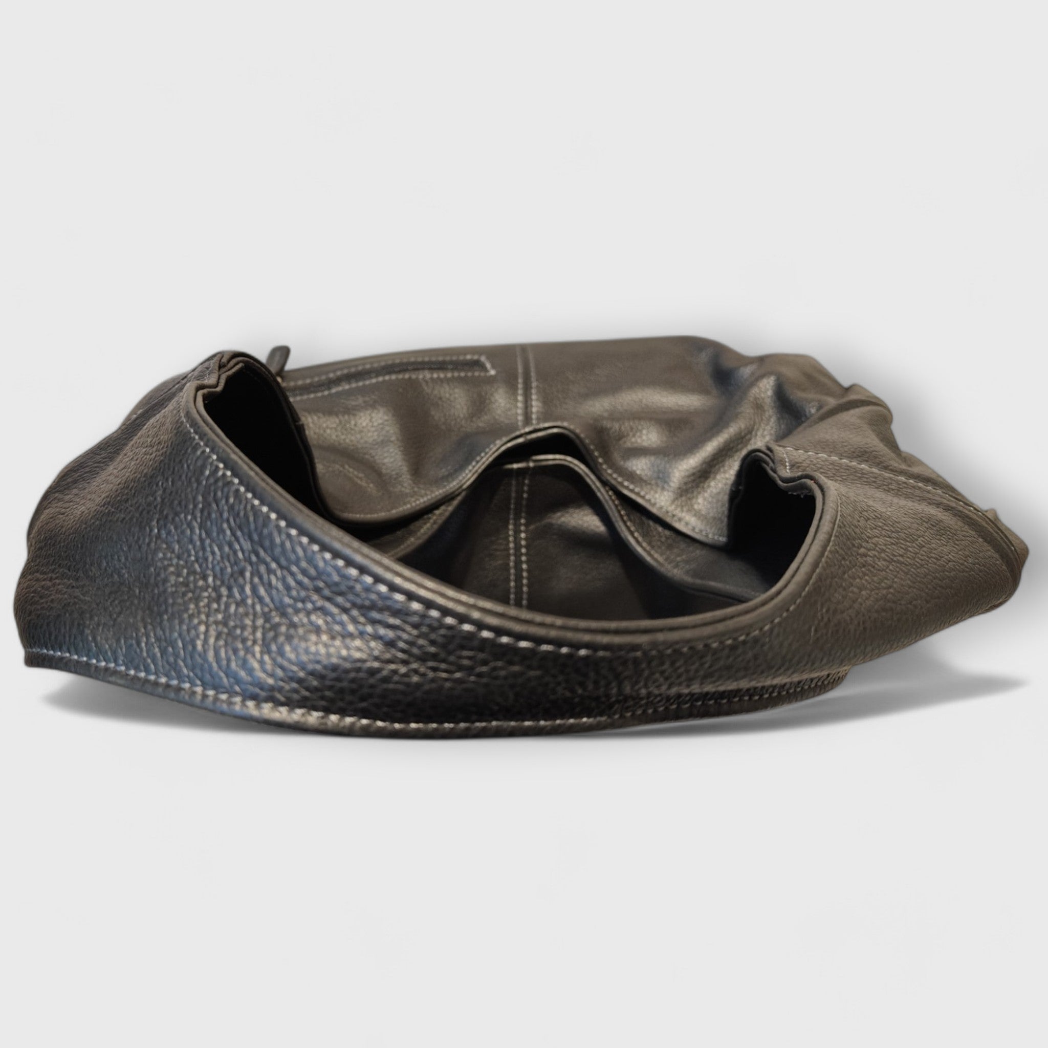 Pelletteria Pelle Nuda Milano, artigianato Italiano, vera pelle, borsa donna, Barchetta nera