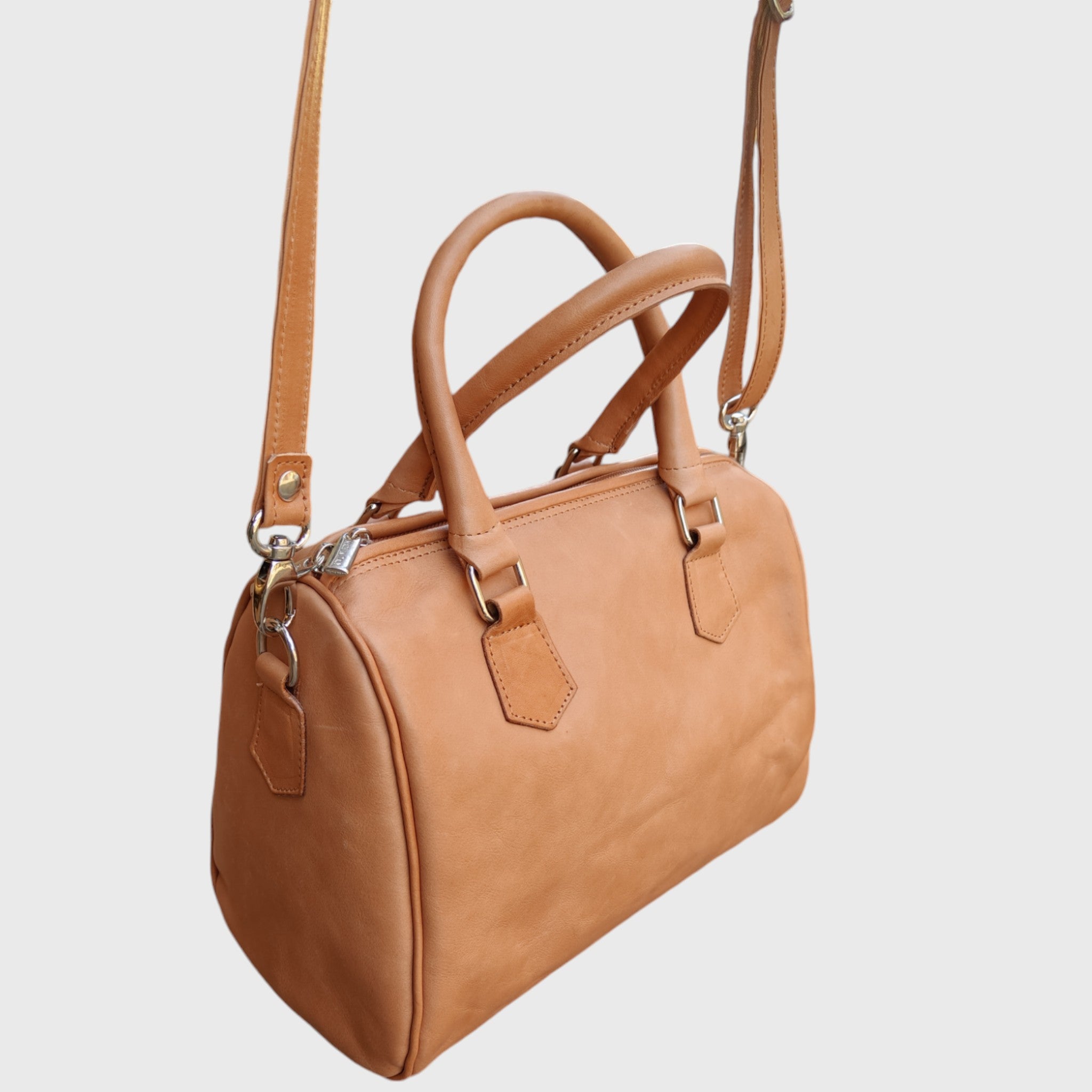Pelletteria Pelle Nuda Milano, Artigianato italiano, vera pelle, borsa donna, Baule medio marrone