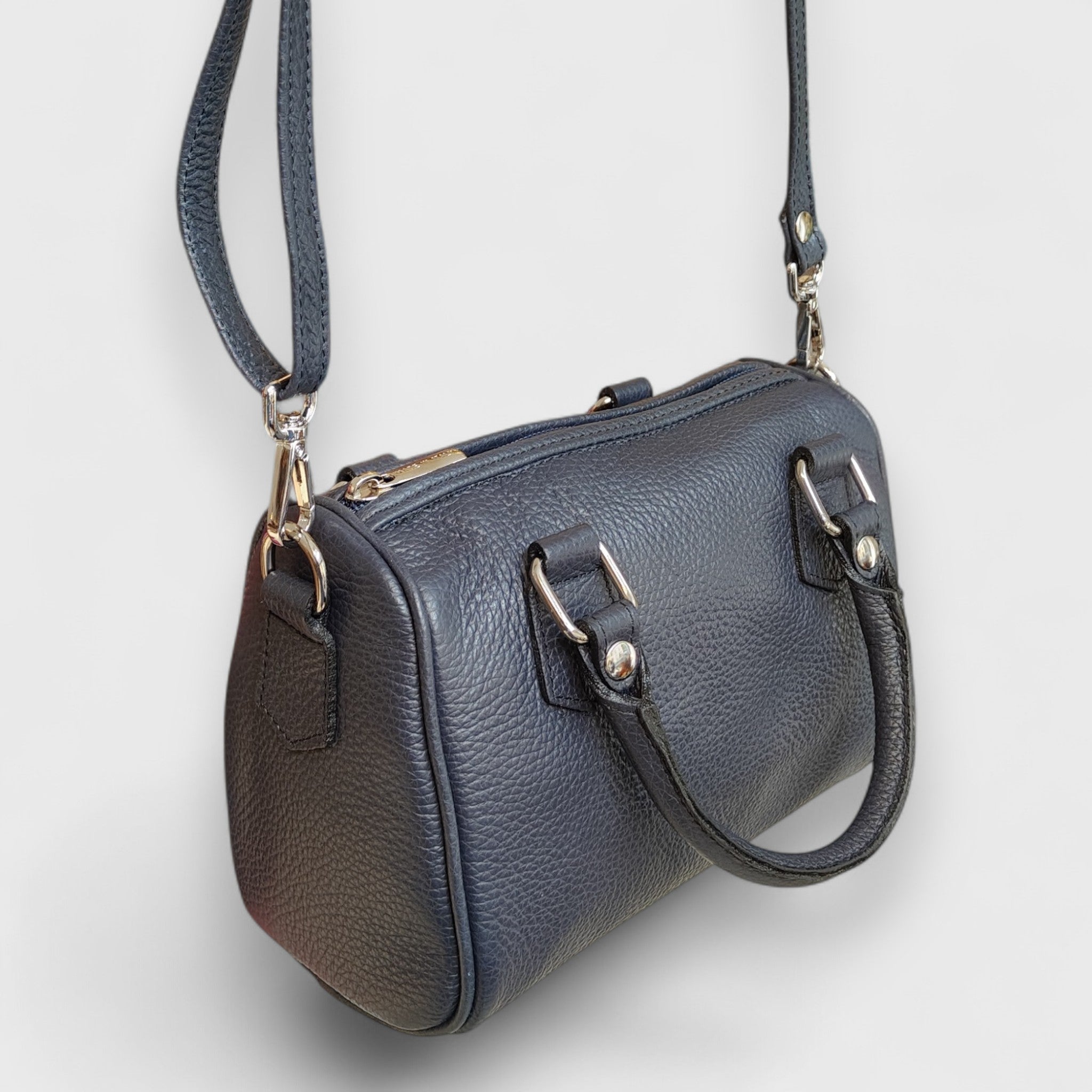 Pelletteria Pelle Nuda Milano, Artigianato Italiano, Vera Pelle, Negozio borse donna, Bauletto mini blu