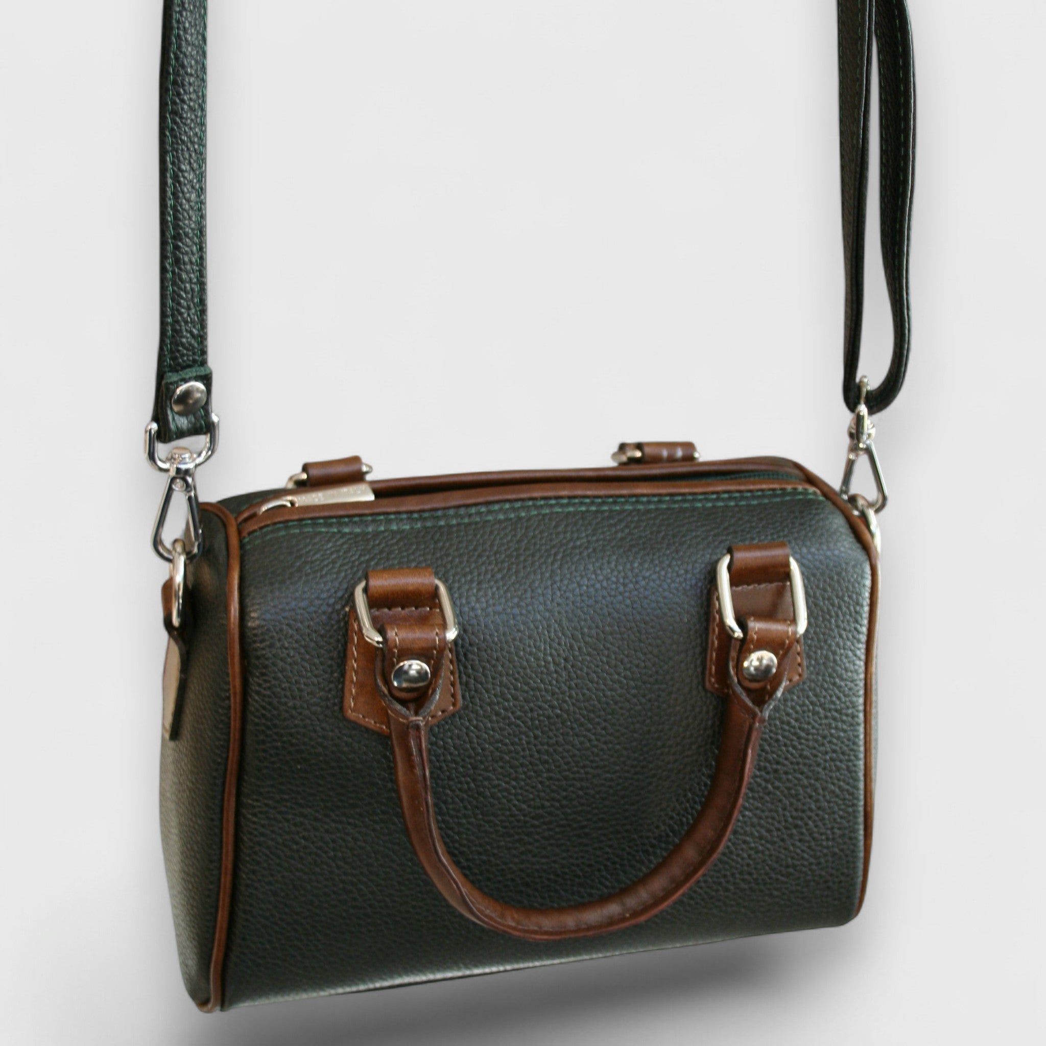 Pelletteria Pelle Nuda Milano, Artigianato italiano, vera pelle, Negozio borse donna, Bauletto mini verde