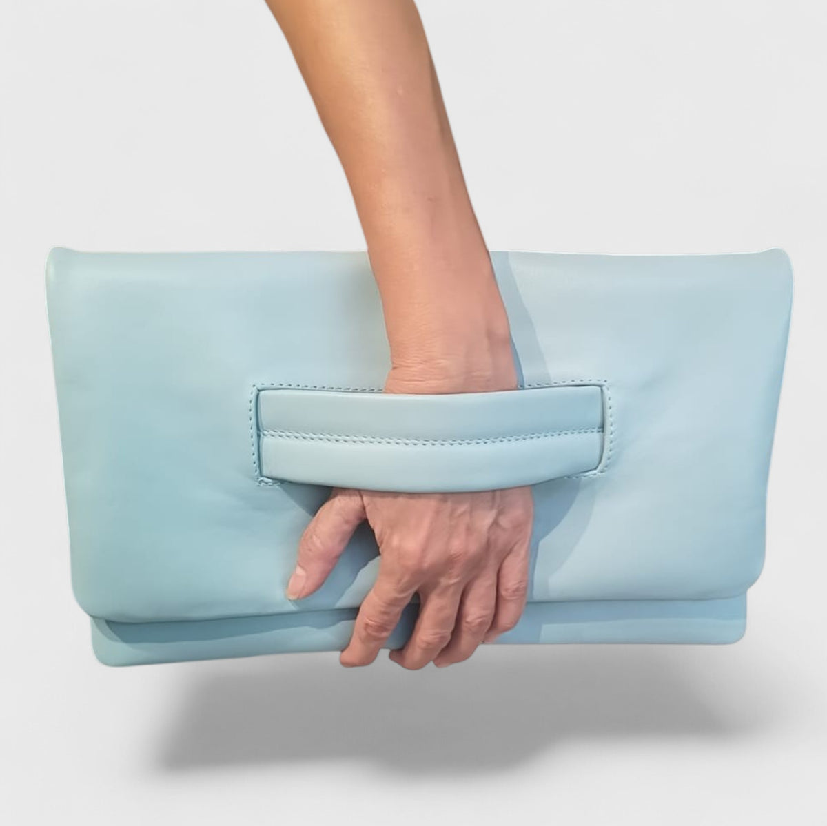 Pelletteria Pelle Nuda Milano, Vera pelle Italiana, Negozio borse donna, Bea azzurro