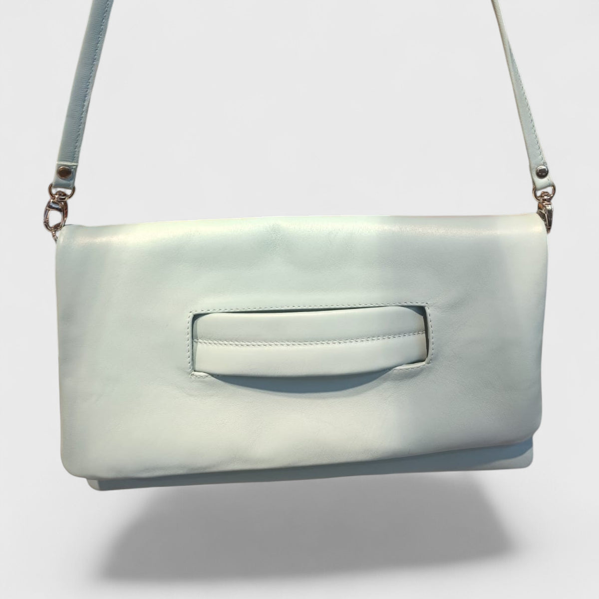 Pelletteria Pelle Nuda Milano, Vera pelle Italiana, Negozio borse donna, Bea azzurro
