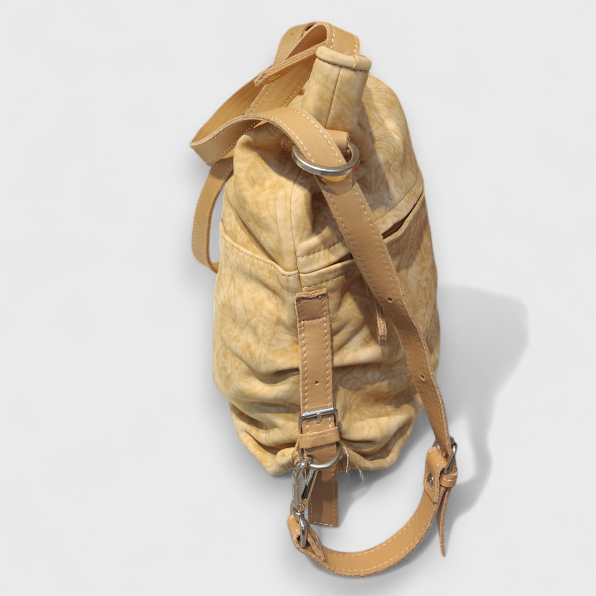 Pelletteria Pelle Nuda Milano, Artigianato Italiano, Vera pelle, Borse donna, Borsa zaino giallo