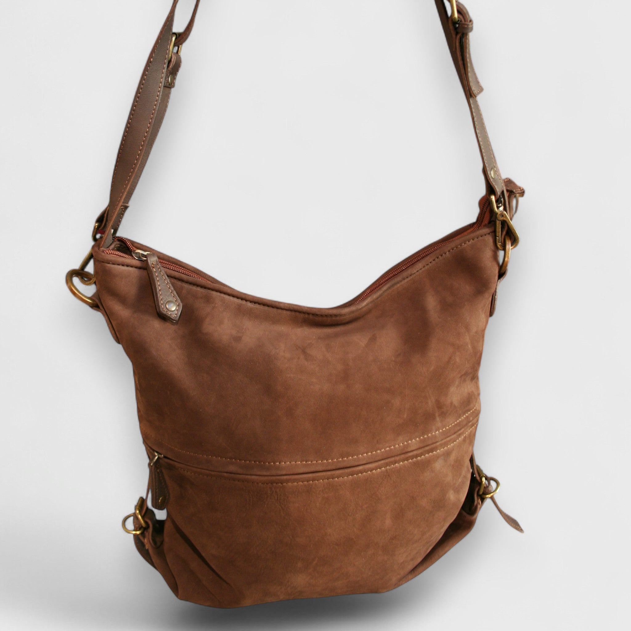 Pelletteria Pelle Nuda Milano, Artigianato Italiano, Vera pelle, Negozio borse donna, Borsa Zaino nabuk