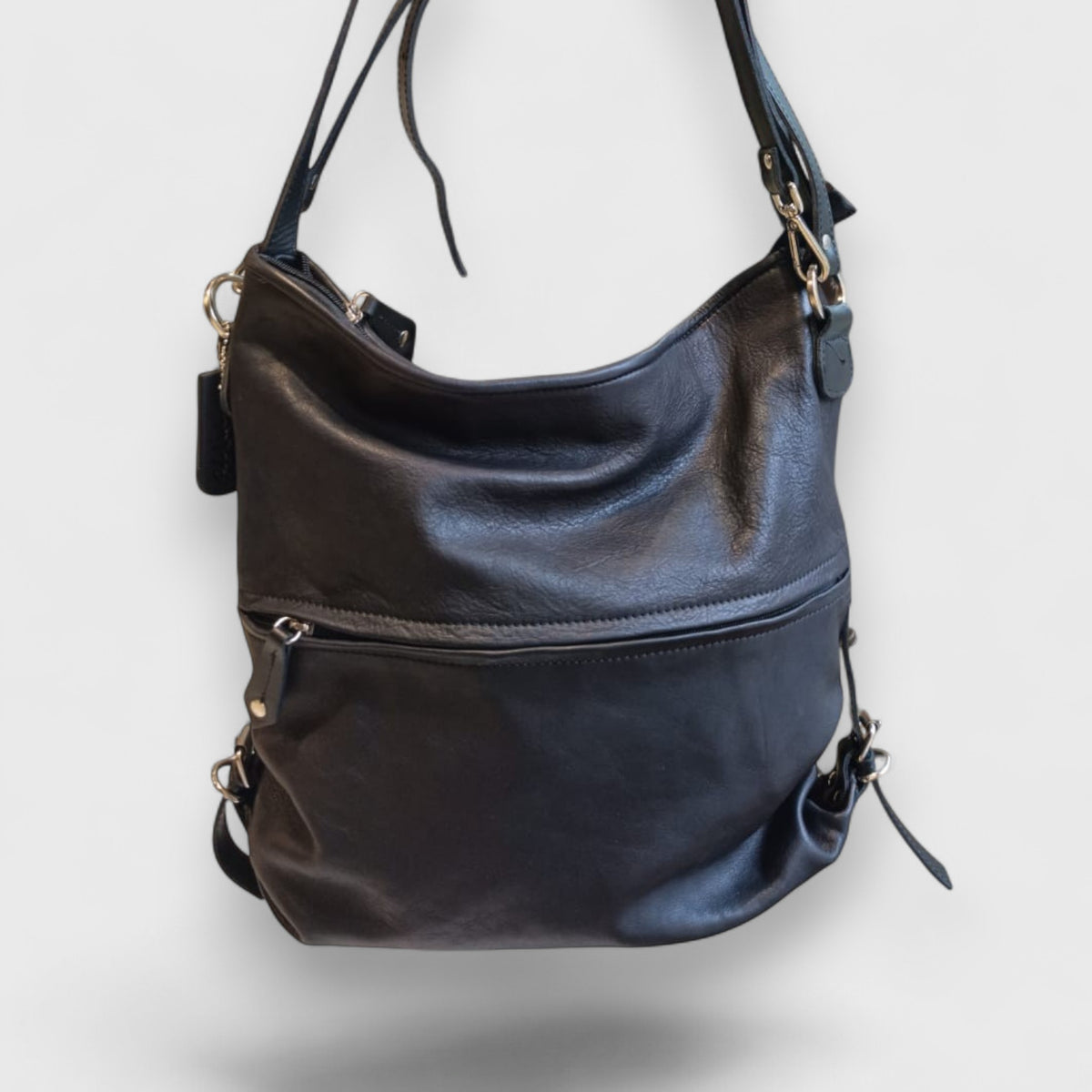 Pelletteria Pelle Nuda Milano, Vera pelle italiana, Negozio borse donna, Borsa zaino nero