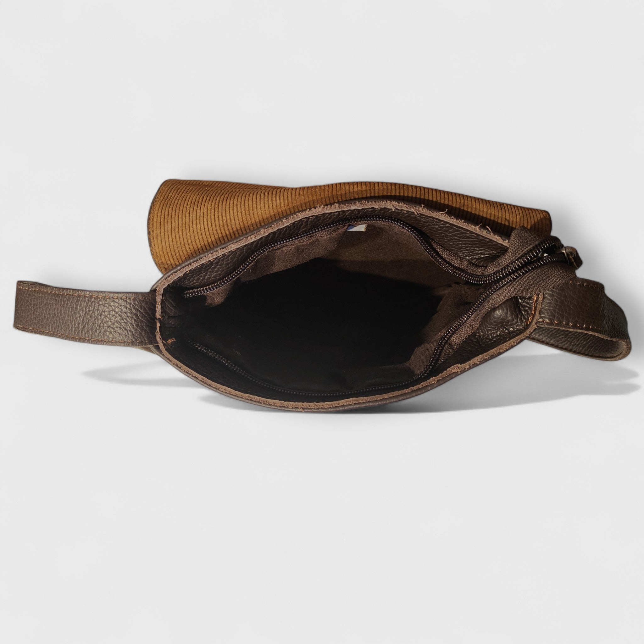 Pelletteria Pelle Nuda Milano, Artigianato Italiano, Vera pelle, Negozio borse uomo donna, Calamita marrone