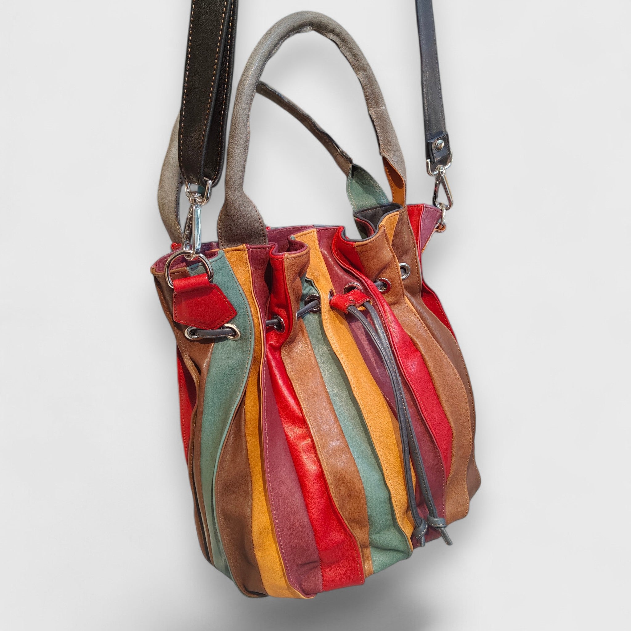 Pelletteria Pelle Nuda Milano, Vera pelle italiana, Negozio borse donna, Caramella multicolore