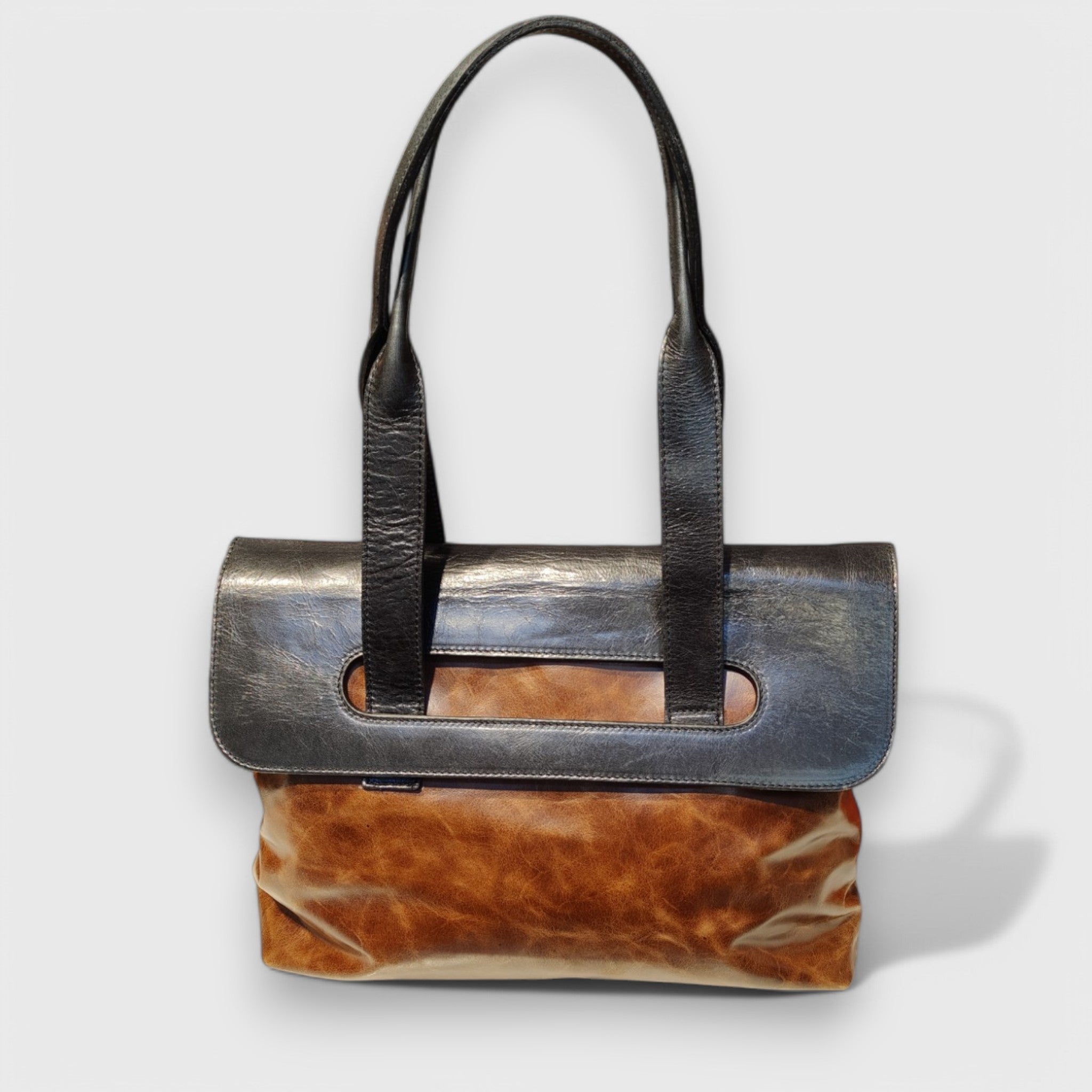 Pelletteria Pelle Nuda Milano, Artigianato Italiano, vera pelle, Negozio borse donna, Chiara media marrone