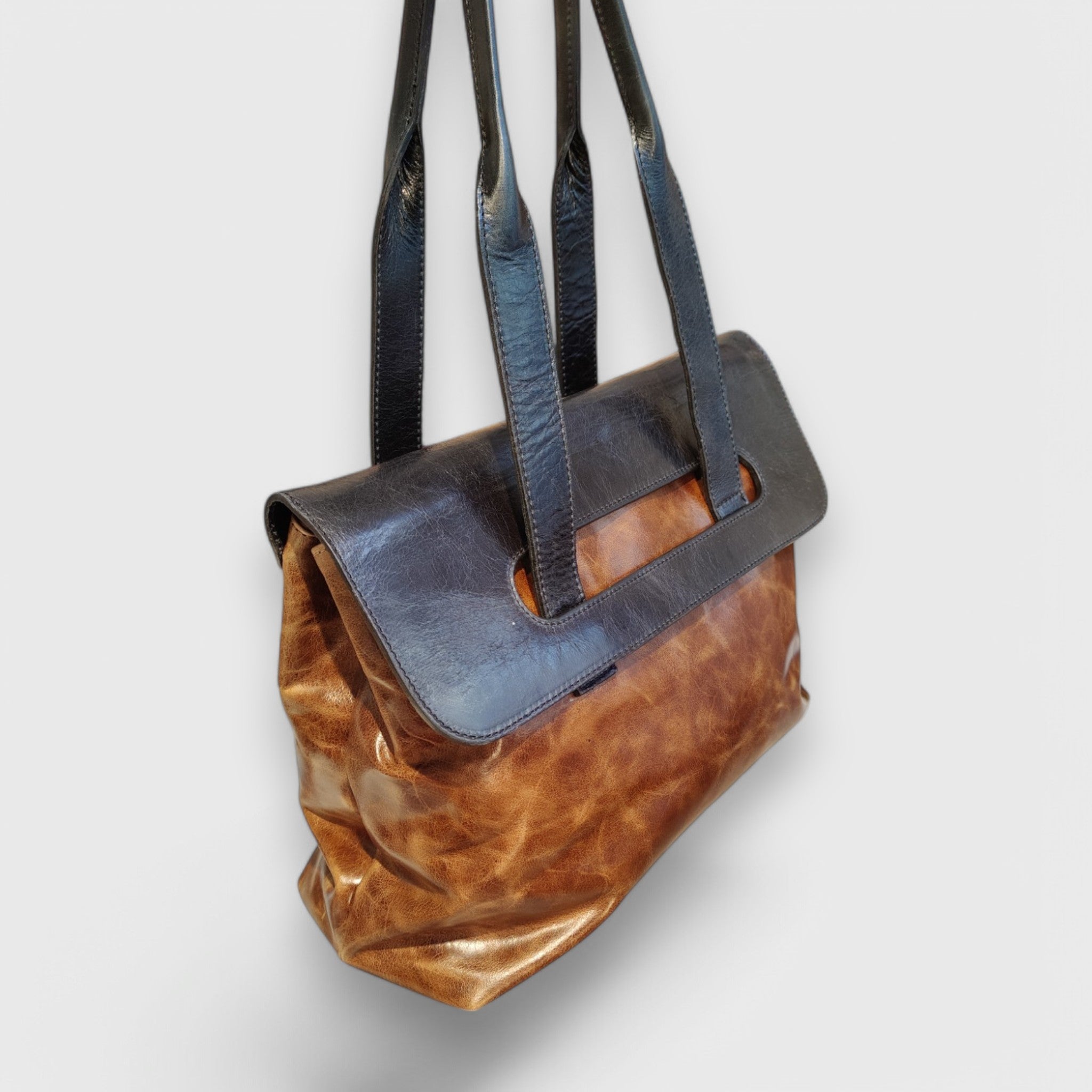 Pelletteria Pelle Nuda Milano, Artigianato Italiano, vera pelle, Negozio borse donna, Chiara media marrone