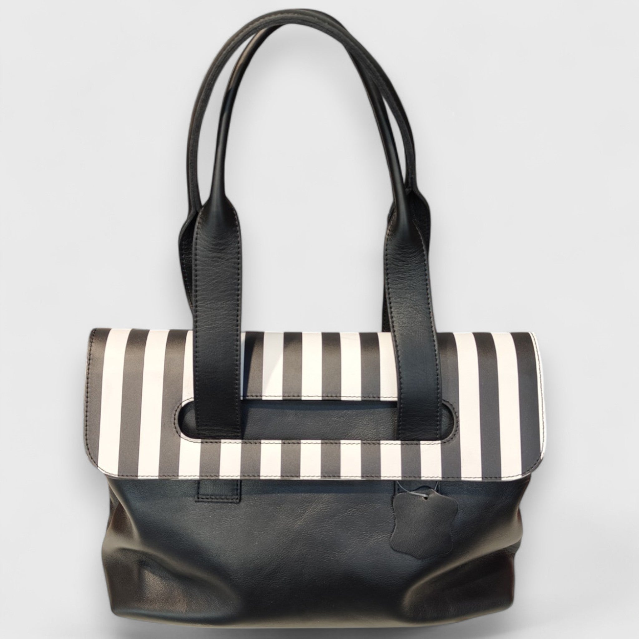 Pelletteria Pelle Nuda Milano, Artigianato Italiano, Vera Pelle, Negozio borse donna, Chiara media bianco nero