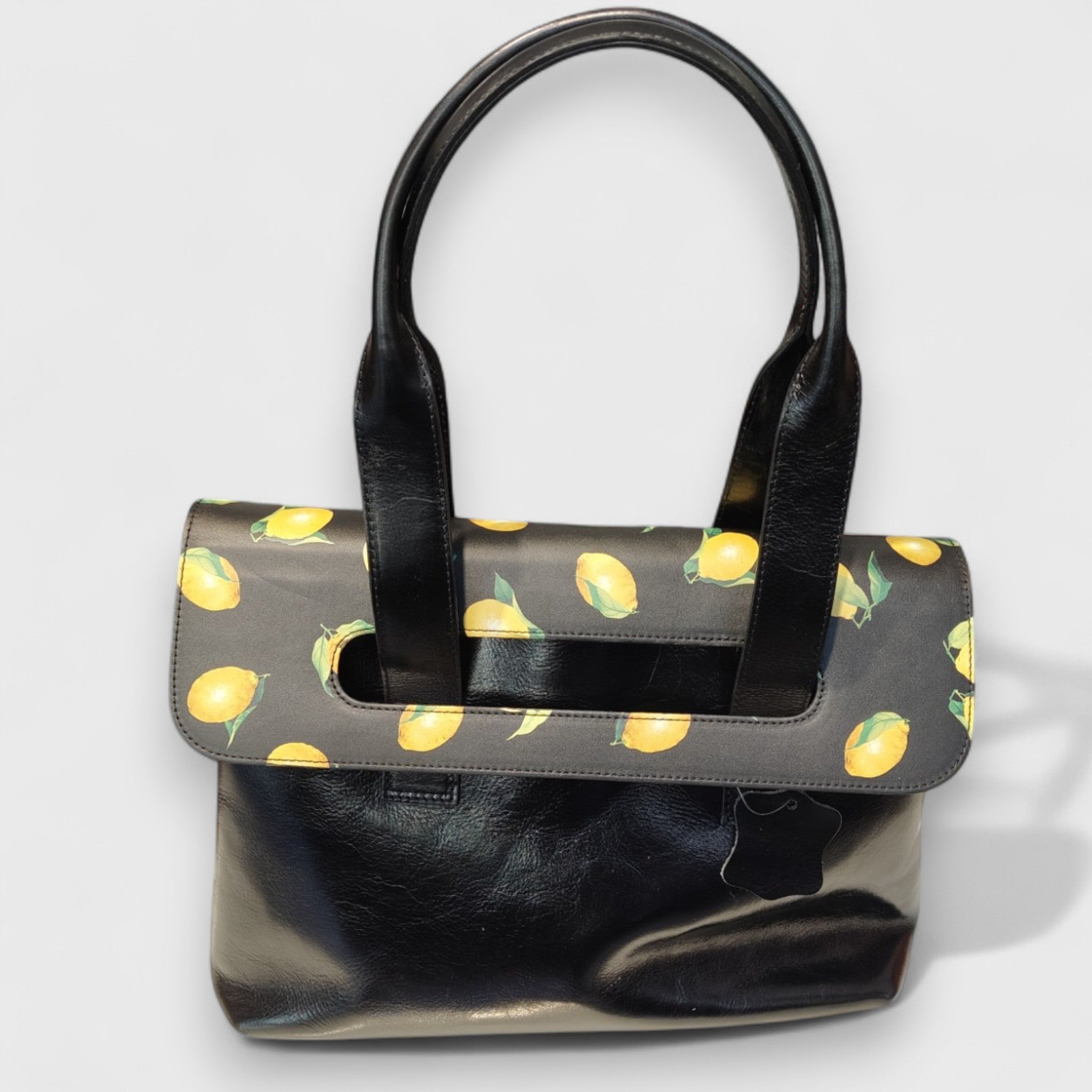 Pelletteria Pelle Nuda Milano, Artigianato Italiano, Vera Pelle, Negozio borse donna, Chiara media nero con limoni