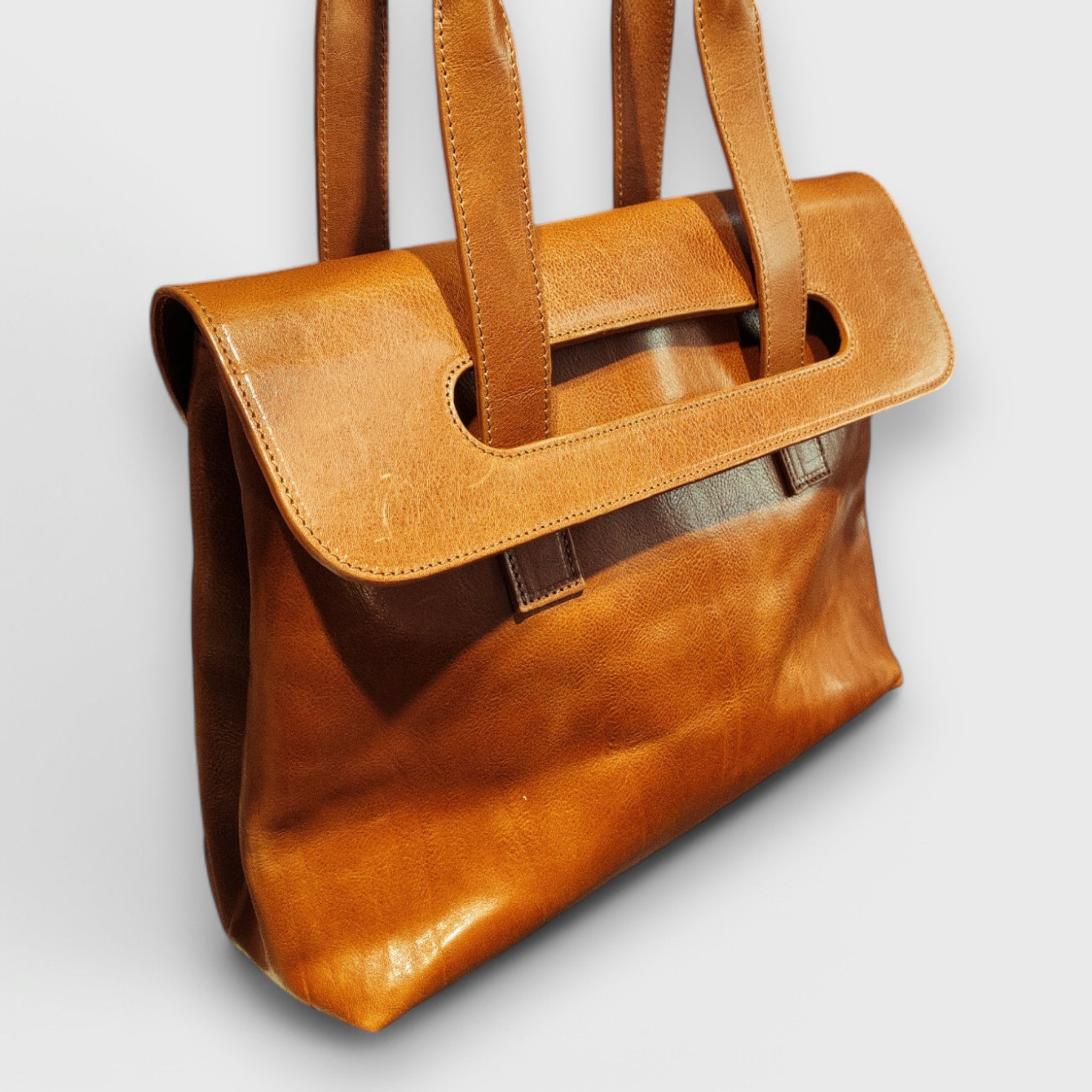 Pelletteria Pelle Nuda Milano, Artigianato Italiano, Vera pelle, Negozio borse donna, Chiara media marrone