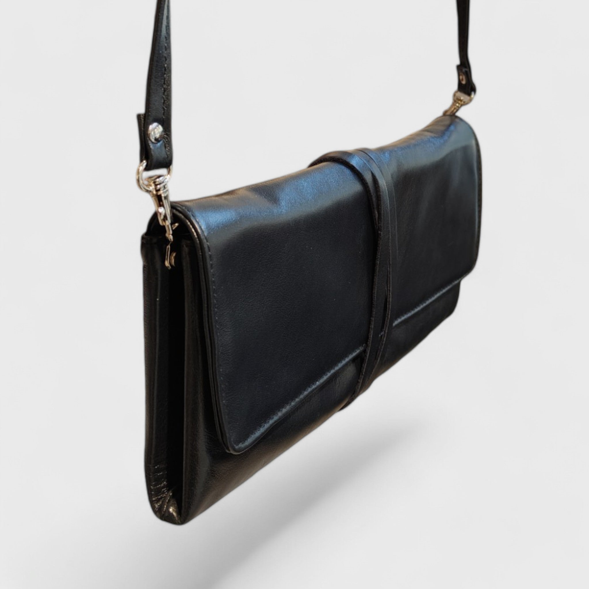 Pelletteria Pelle Nuda Milano, Artigianato Italiano, vera pelle, borsa donna, Clutch nero lucido