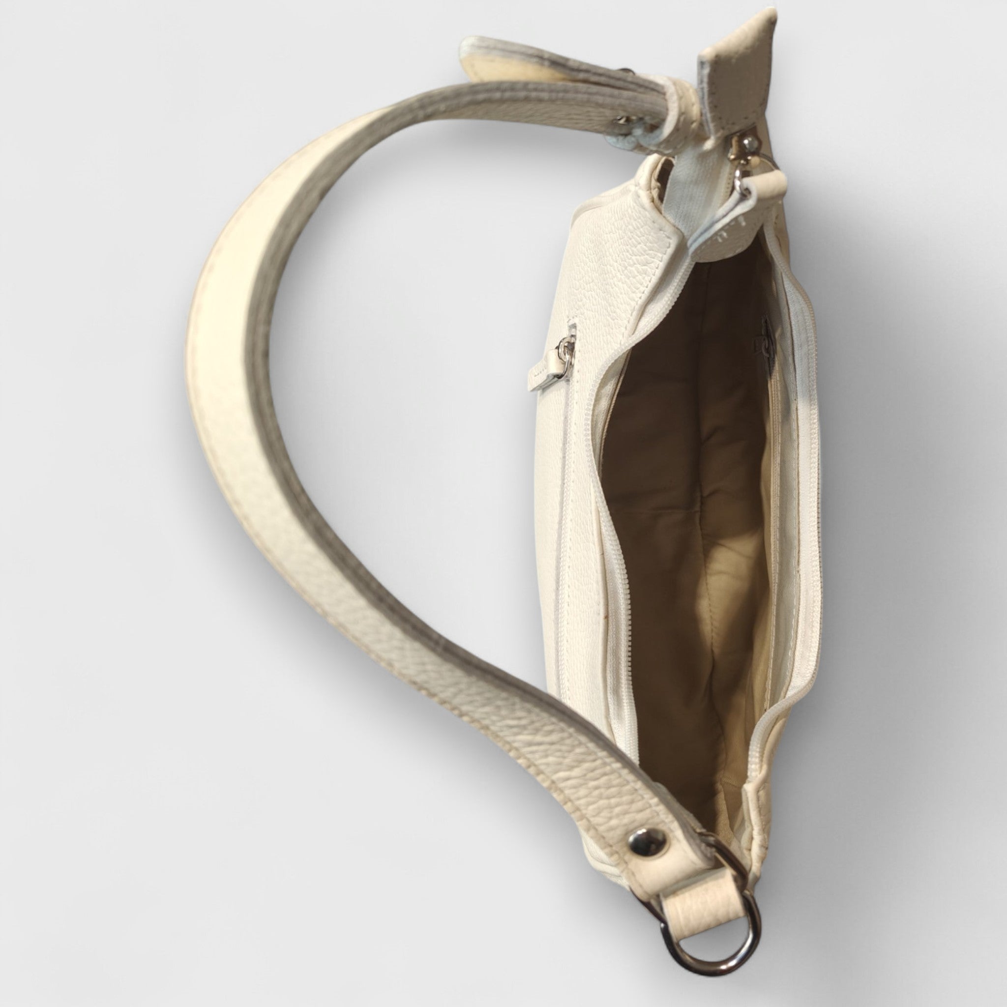 Pelletteria pelle Nuda Milano, Artigianato Italiano, Cera pelle, Negozio borse donna, Dalila bianca