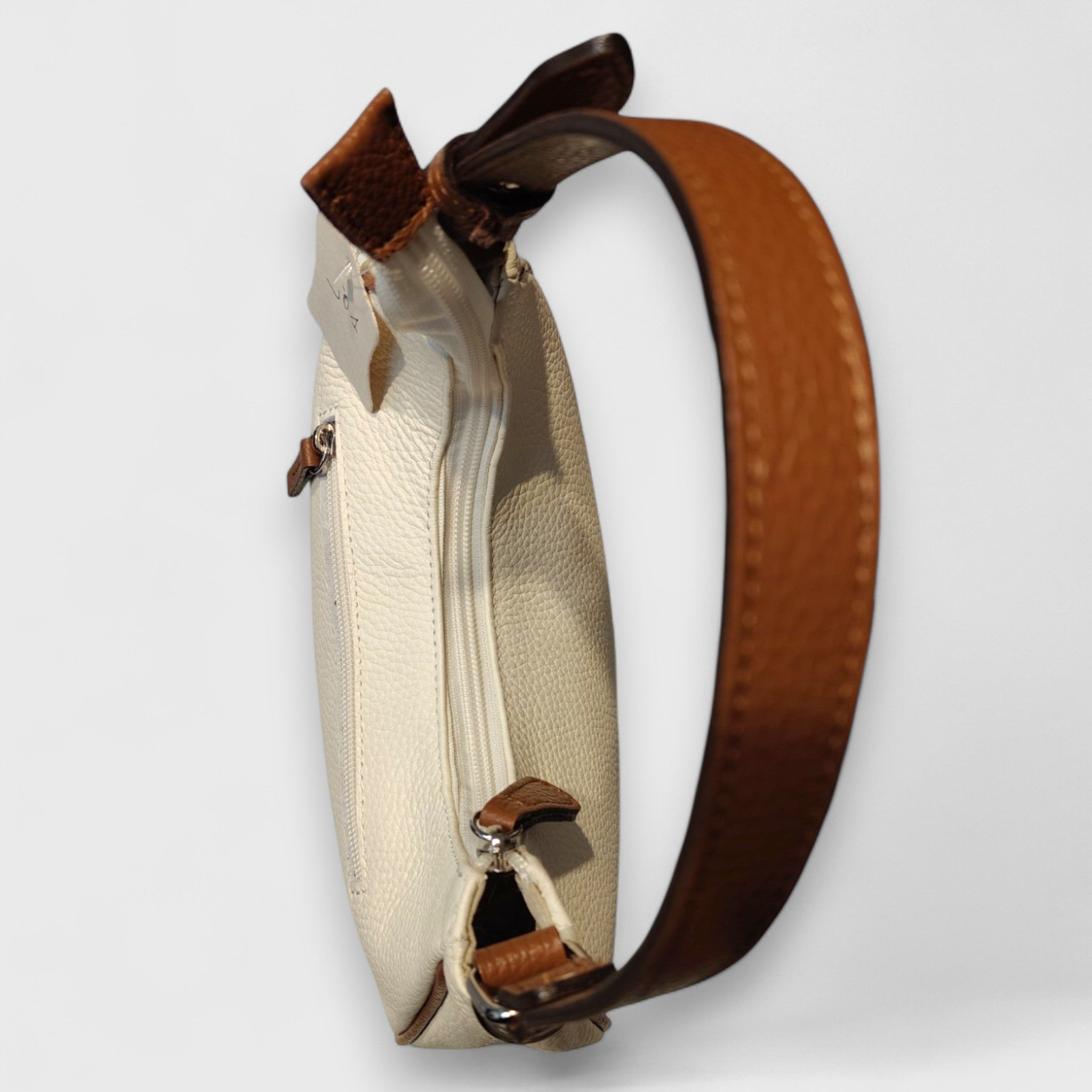 Pelletteria Pelle Nuda Milano, Artigianato Italiano, Vera pelle, Negozio borse donna, Dalila bianca