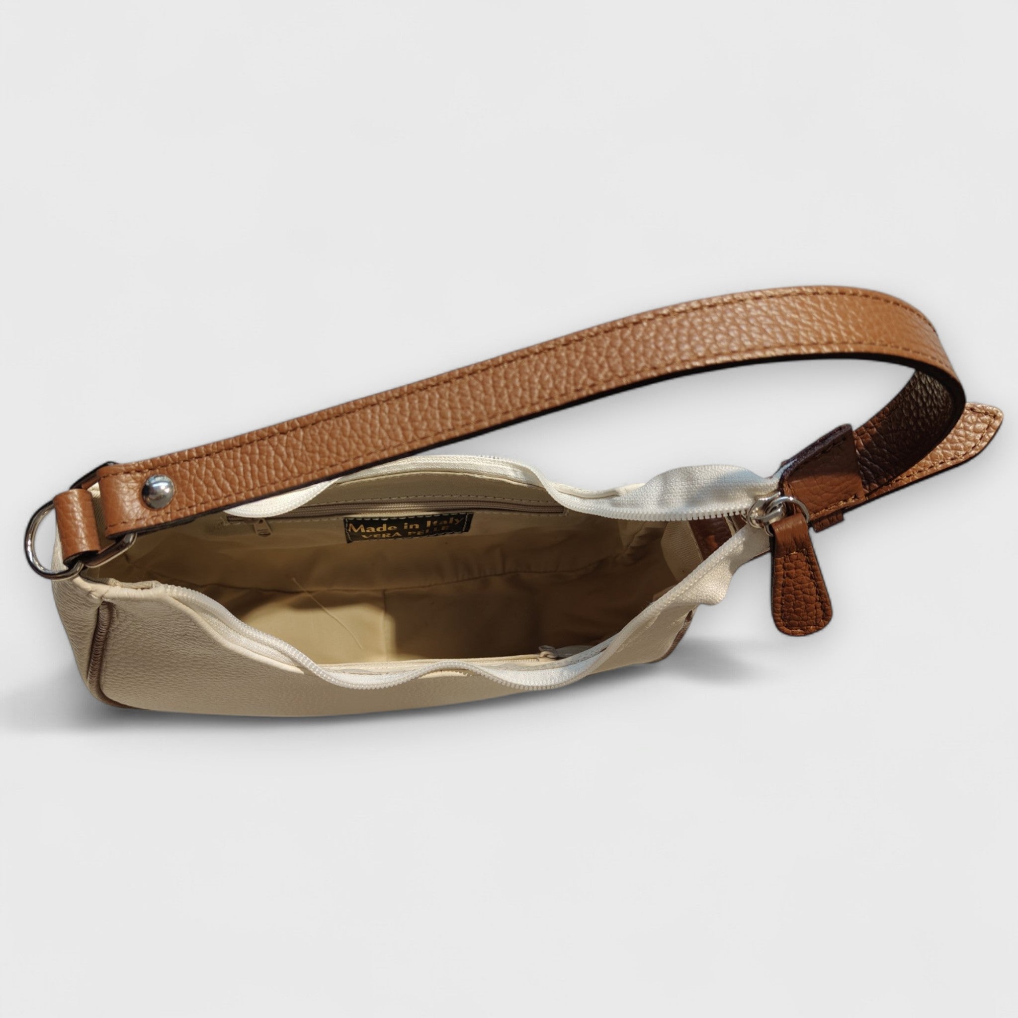 Pelletteria Pelle Nuda Milano, Artigianato Italiano, Vera pelle, Negozio borse donna, Dalila bianca