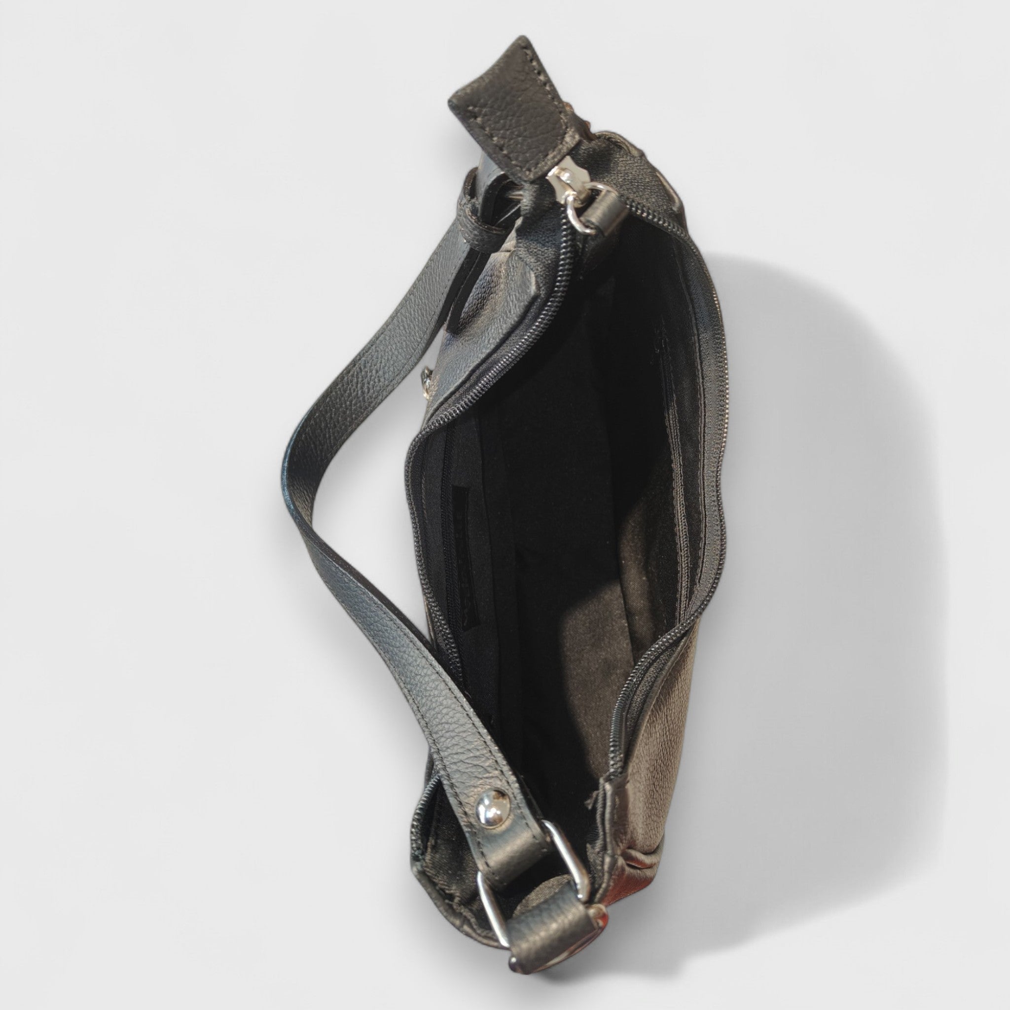 Pelletteria Pelle Nuda Milano, Artigianato Italiano, Vera pelle, Negozio borse donna, Dalila nero