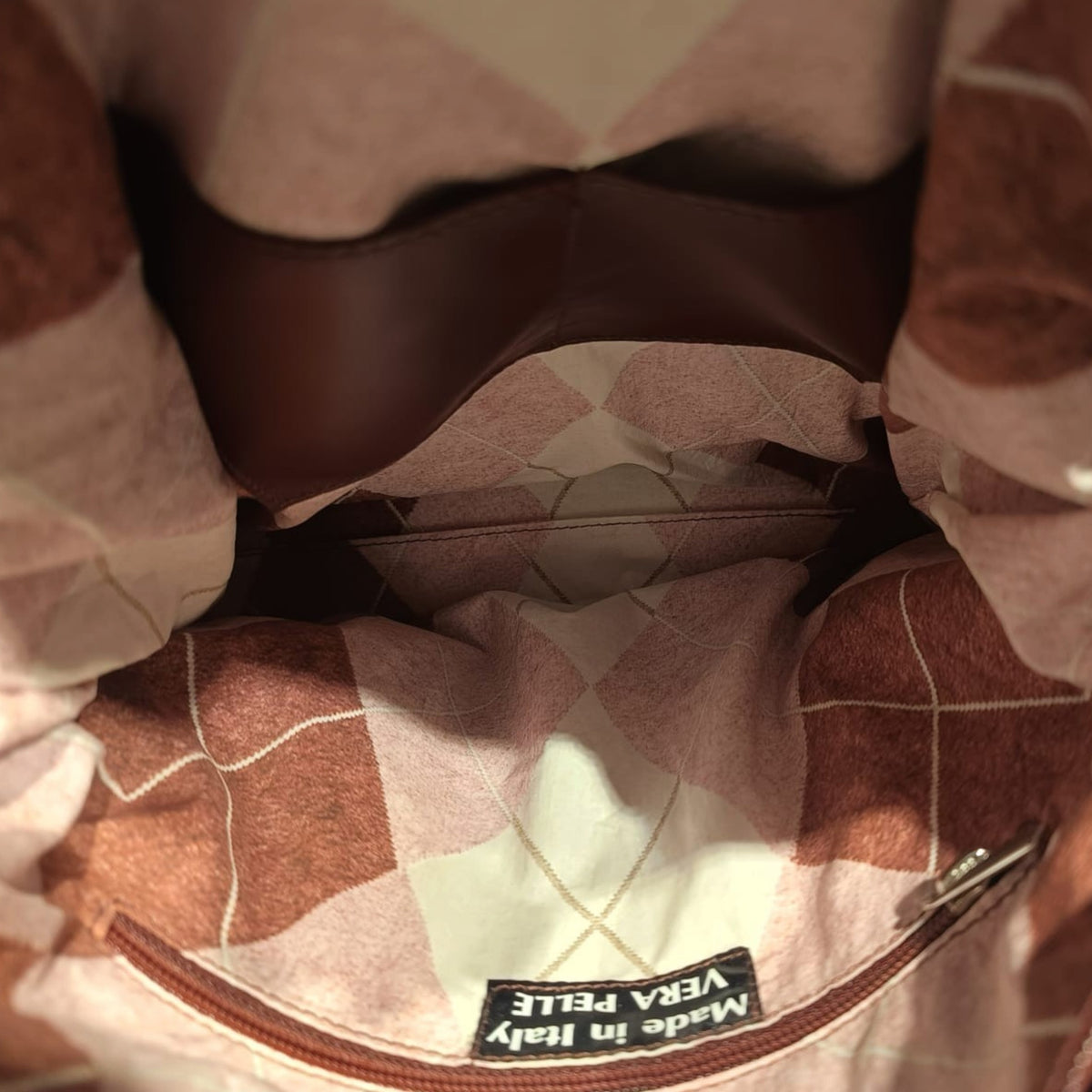 Pelletteria Pelle Nuda Milano, Vera Pelle Italiana, Negozio borse donna, Elettra bordeaux