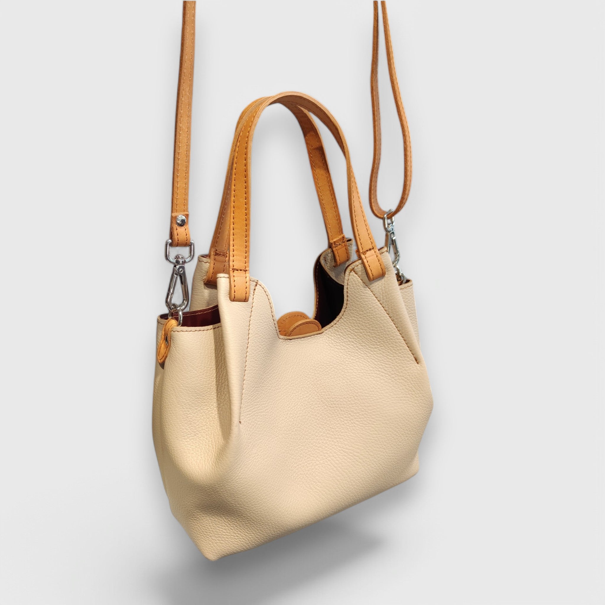 Pelletteria Pelle Nuda Milano, Artigianato italiano, Vera pelle, Negozio Borse donna, Elisa Beige