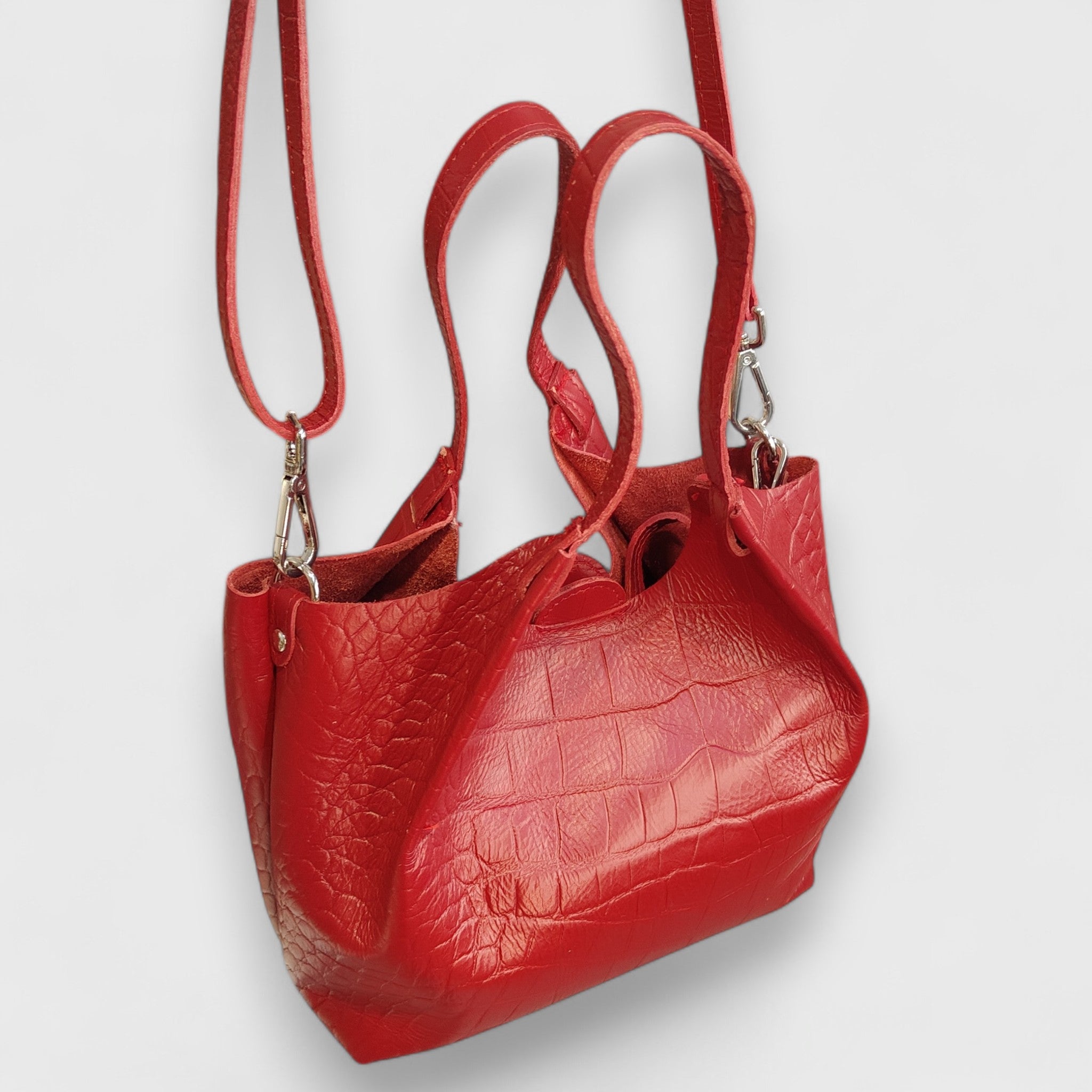 Pelletteria Pelle Nuda Milano, Artigianato Italiano, Vera Pelle, Negozio borse donma, Elisa rosso