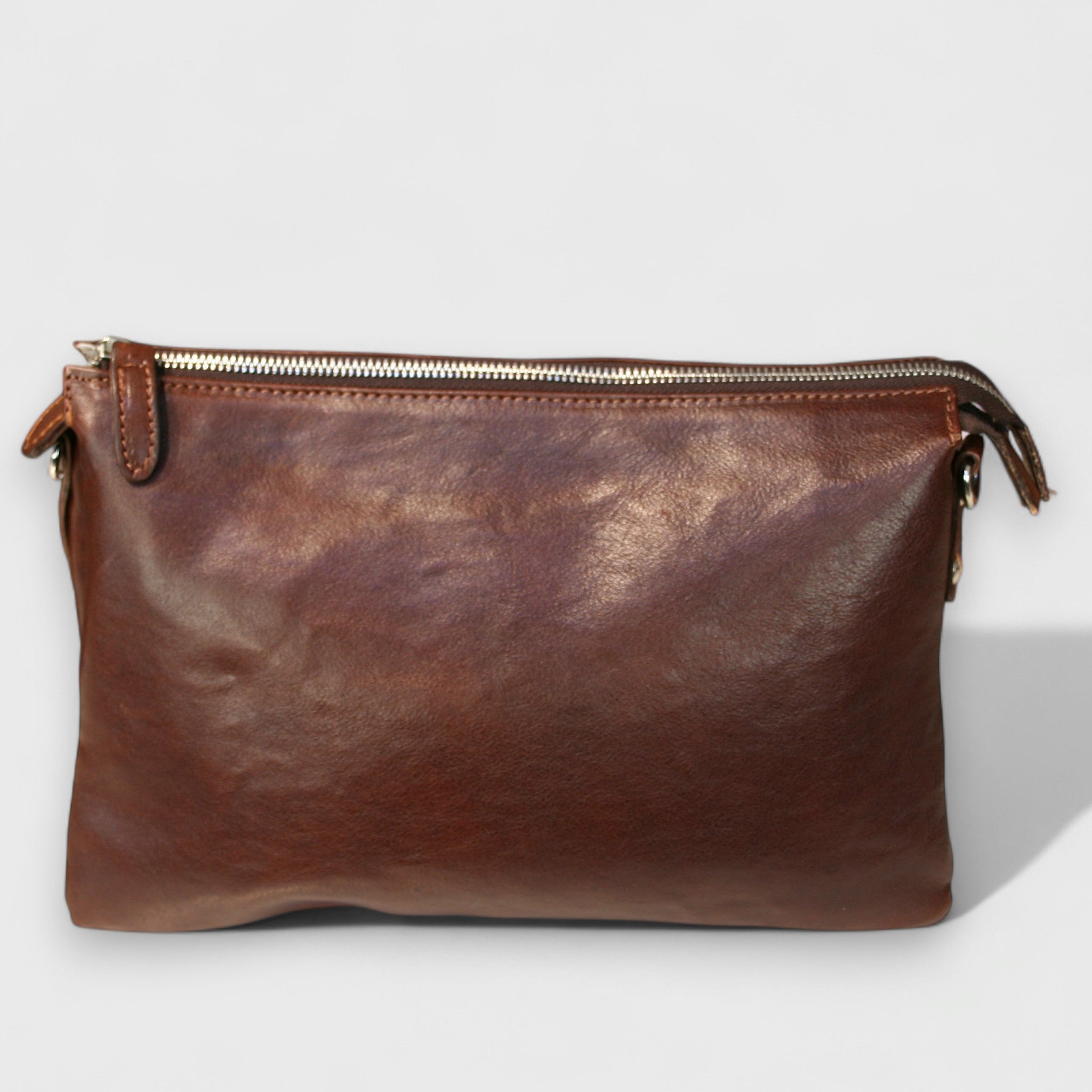 Pelletteria Pelle Nuda Milano, Artigianato Italiano, Vera pelle, Negozio borse donna, Federica marrone