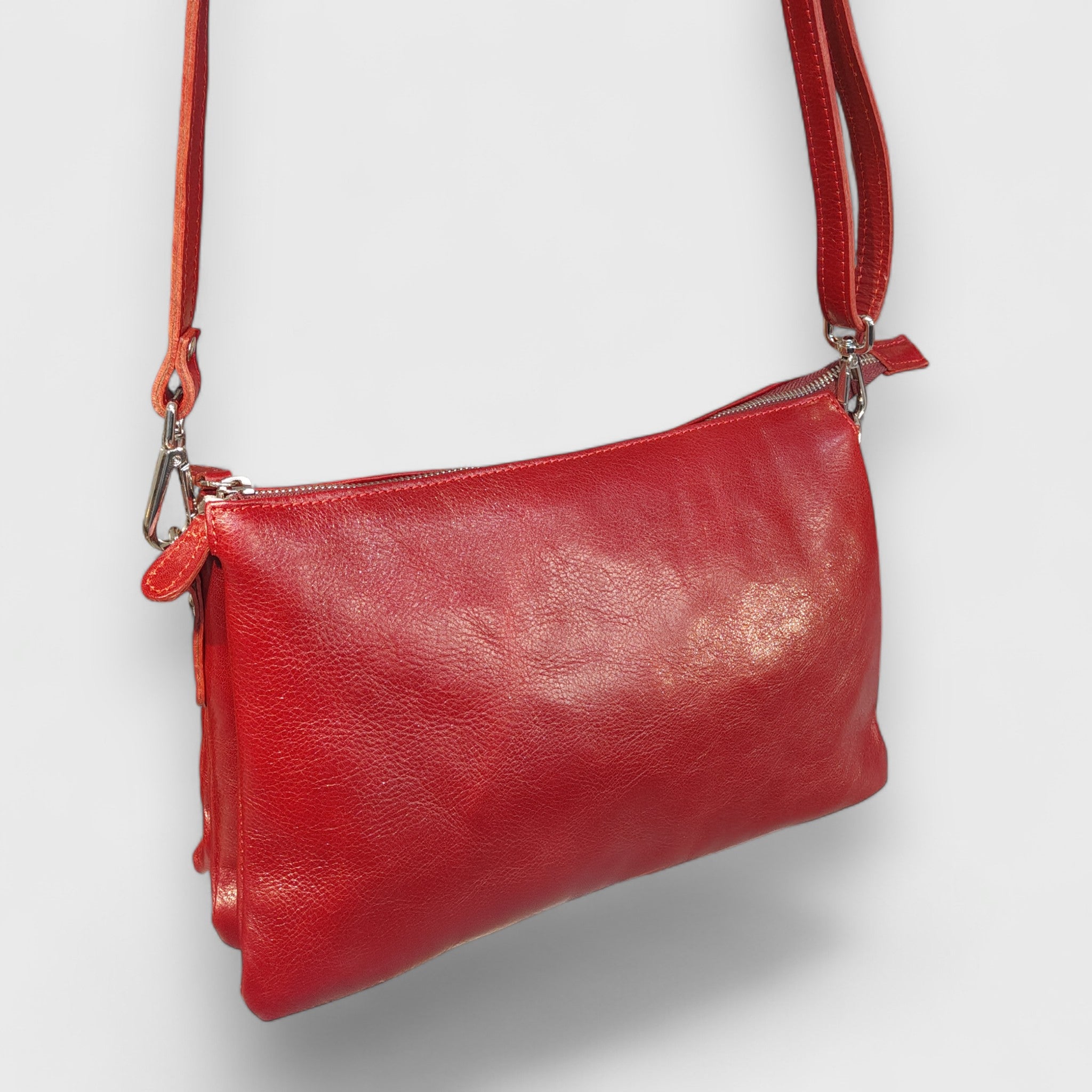 Pelletteria Pelle Nuda Milano, Artigianato Italiano, Vera pelle, Negozio borse donna, Federica rosso scuro