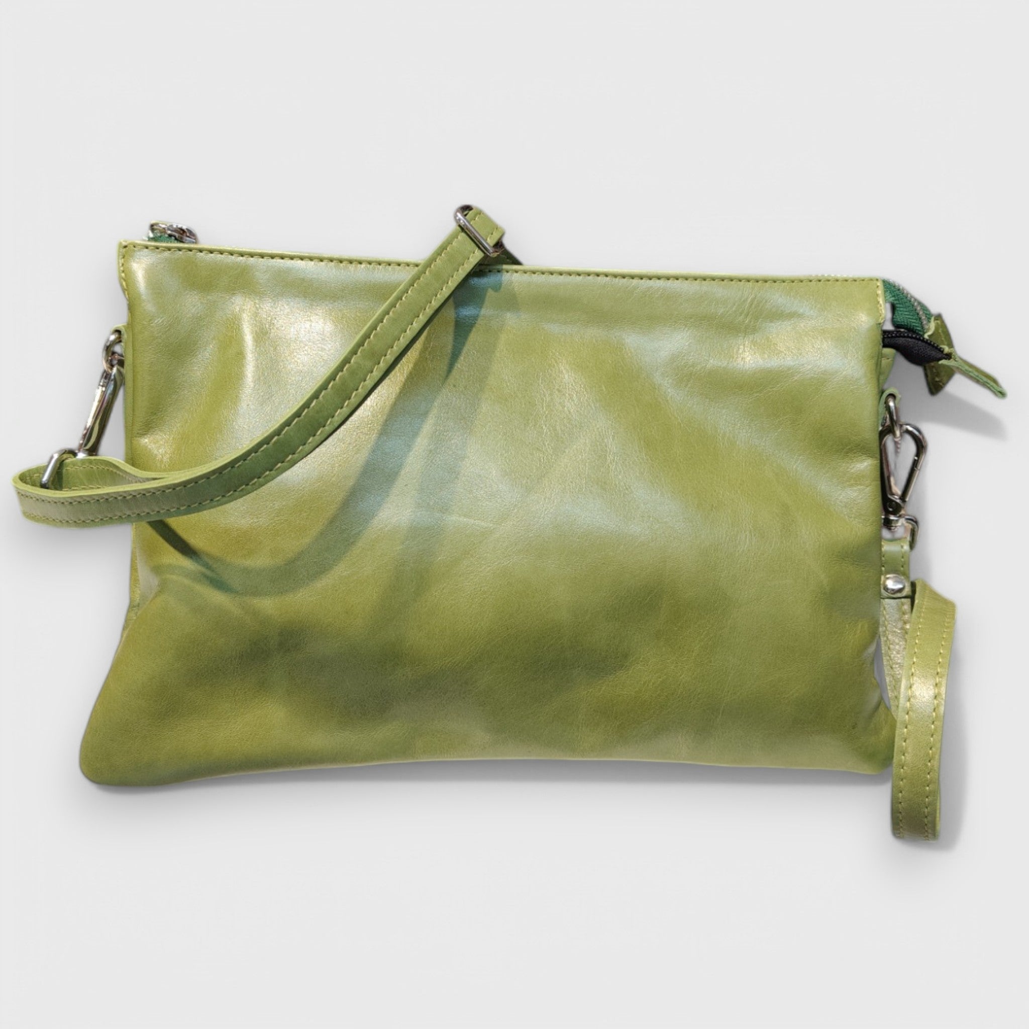 Pelletteria Pelle Nuda Milano, Artigianato Italiano, vera pelle, Negozio borse donna, Federica verde