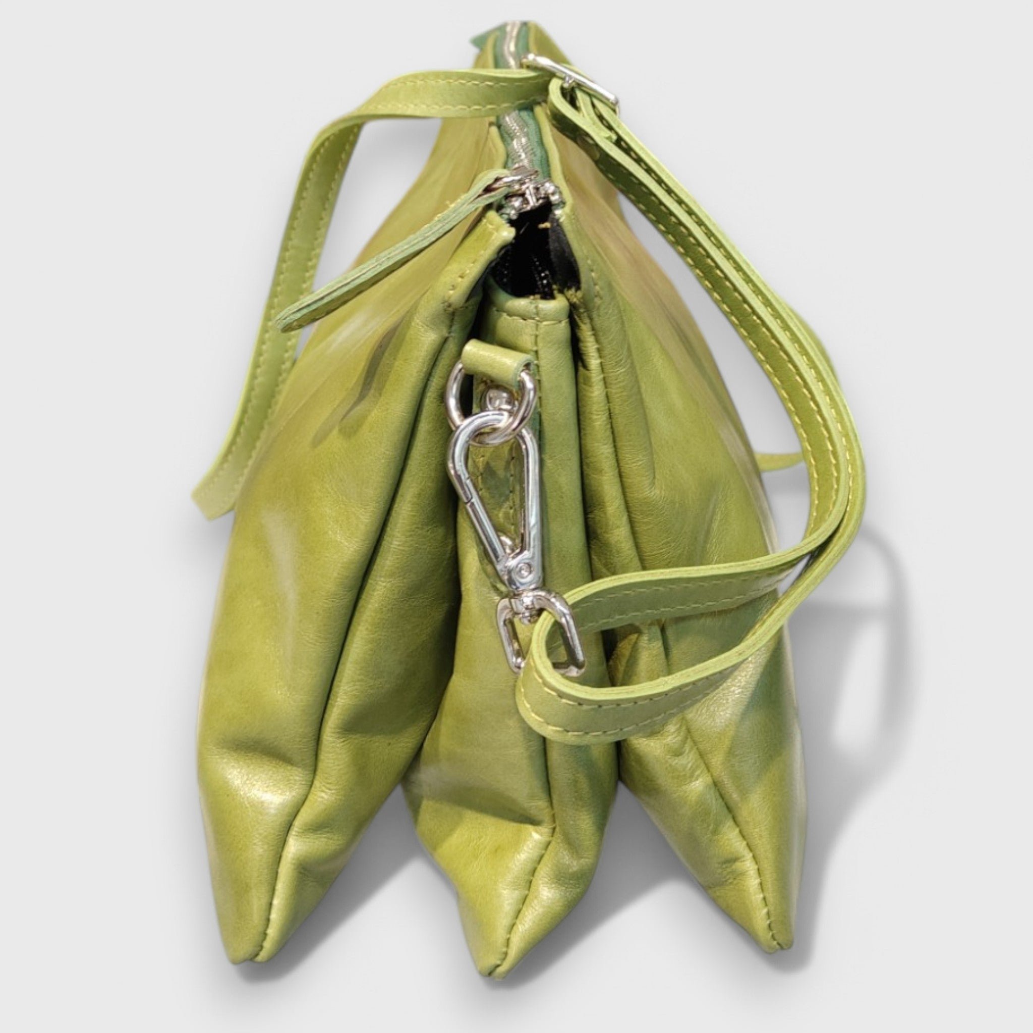 Pelletteria Pelle Nuda Milano, Artigianato Italiano, vera pelle, Negozio borse donna, Federica verde