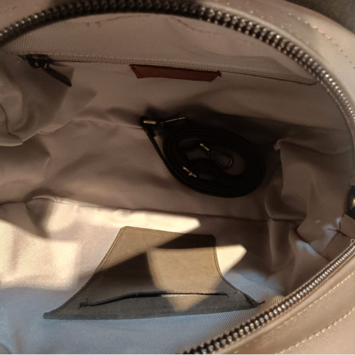 Pelletteria Pelle Nuda Milano, Vera pelle Italiana, Negozio borse donna, Frida nabuk marrone