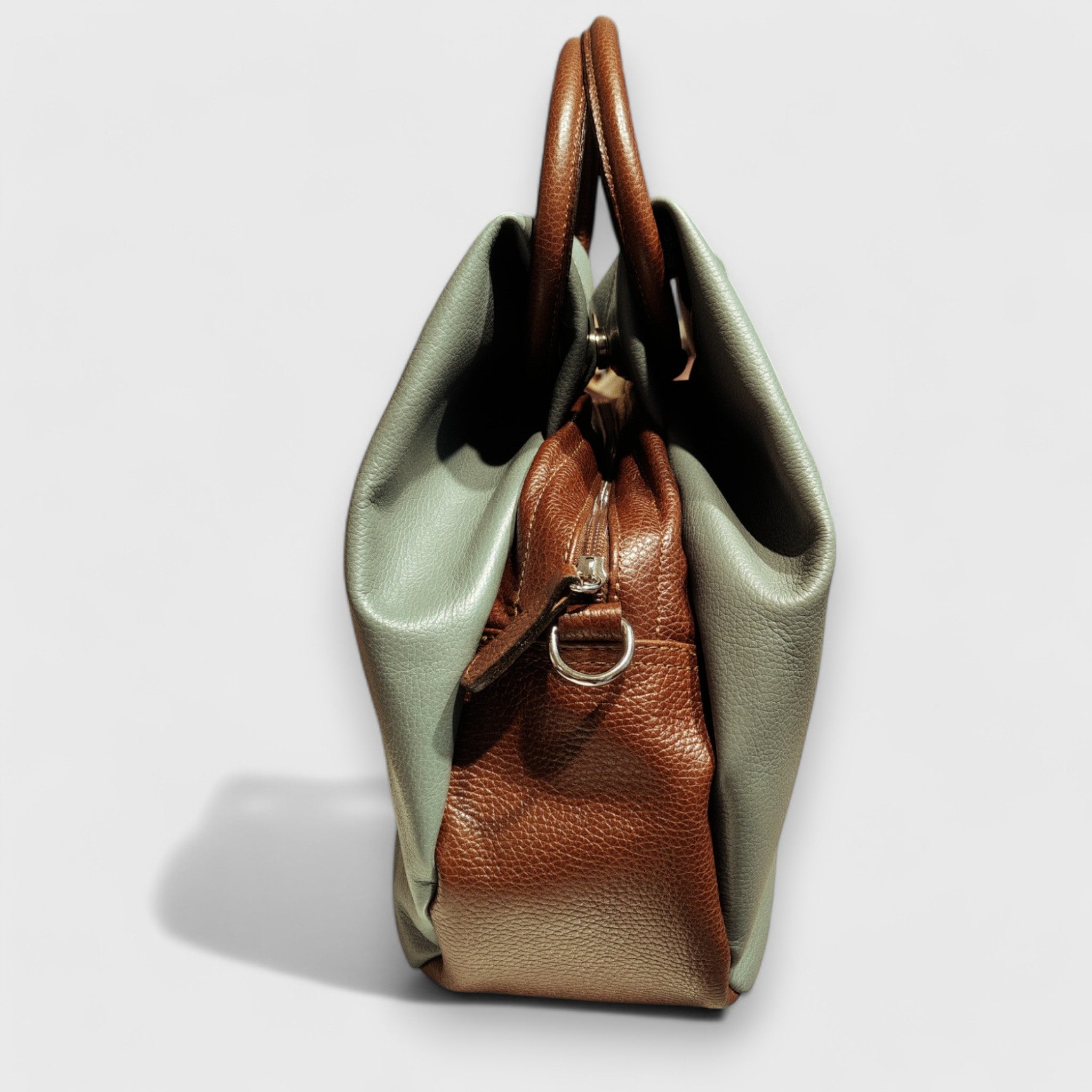 Pelletteria Pelle Nuda Milano, artigianato italiano, vera pelle, Negozio borse donna, Frida vere-marrone