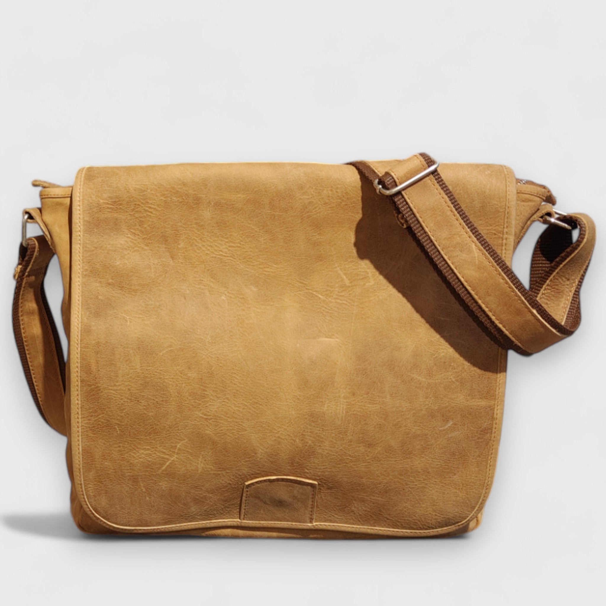 Pelletteria Pelle Nuda Milano, Artigianato italiano, vera pelle, borsa uomo, Gigante marrone