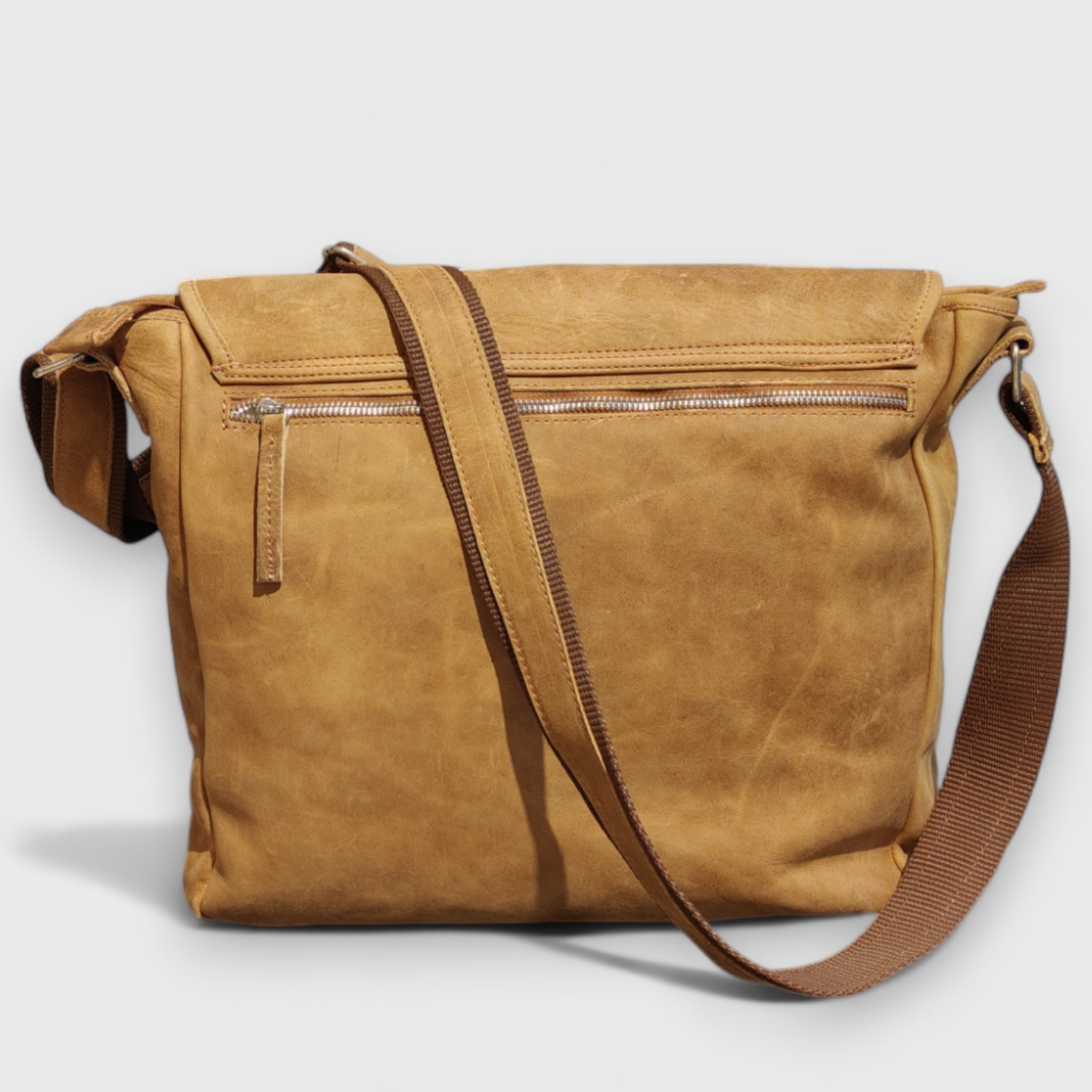 Pelletteria Pelle Nuda Milano, Artigianato italiano, vera pelle, borsa uomo, Gigante marrone