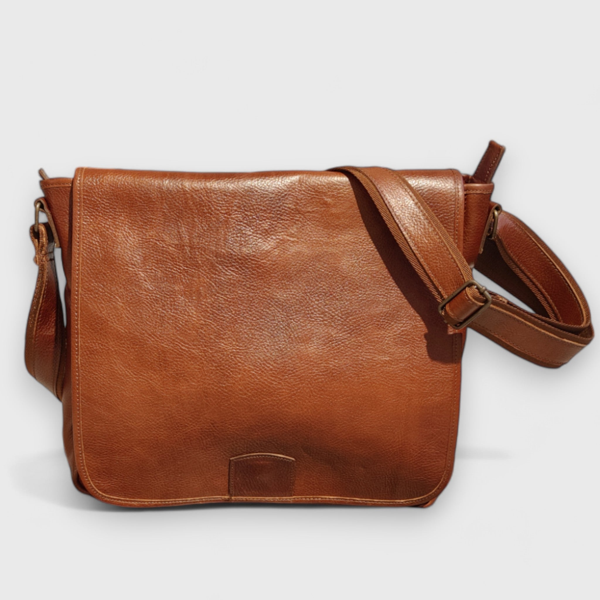 Pelletteria Pelle Nuda Milano, Artigianato italiano, vera pelle, borsa uomo, Gigante marrone