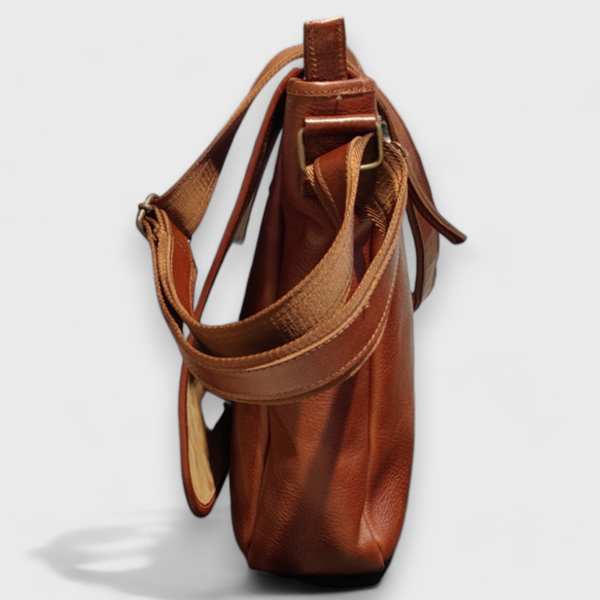 Pelletteria Pelle Nuda Milano, Artigianato italiano, vera pelle, borsa uomo, Gigante marrone