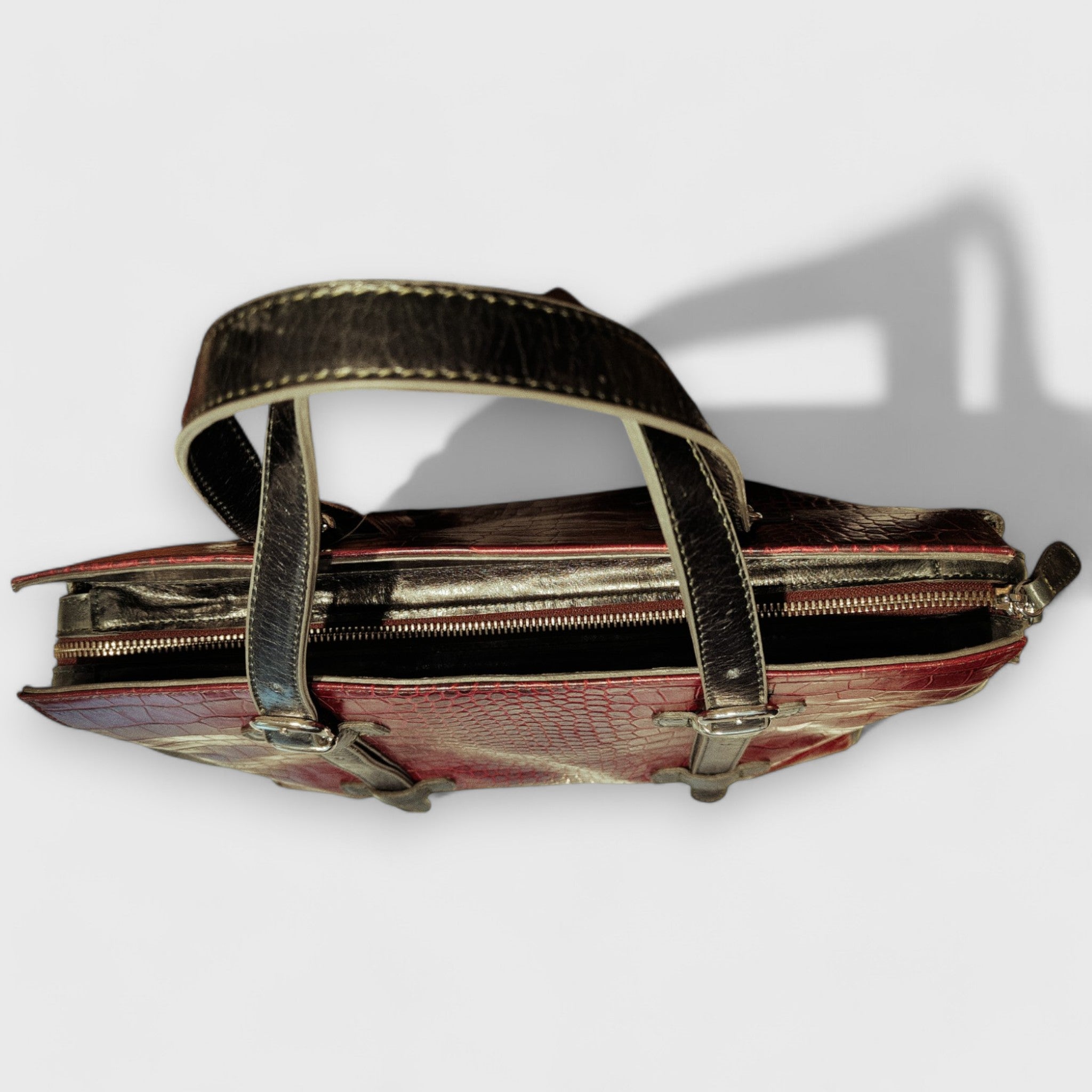 Pelletteria Pelle Nuda Milano, Artigianato Italiano, Vera pelle, Negozio borse donna, Inglesina bordeaux